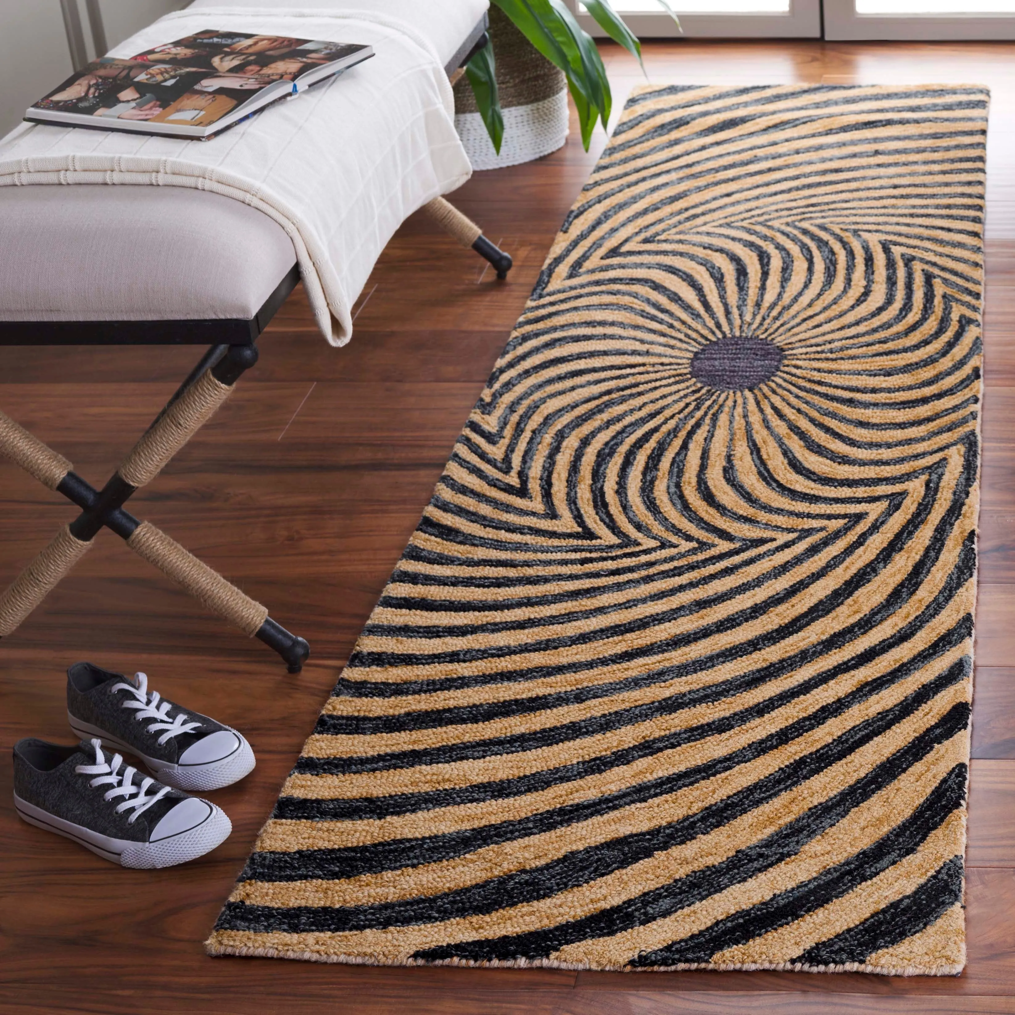 SAFAVIEH Handmade Metro Gayatri French Country Wool Rug