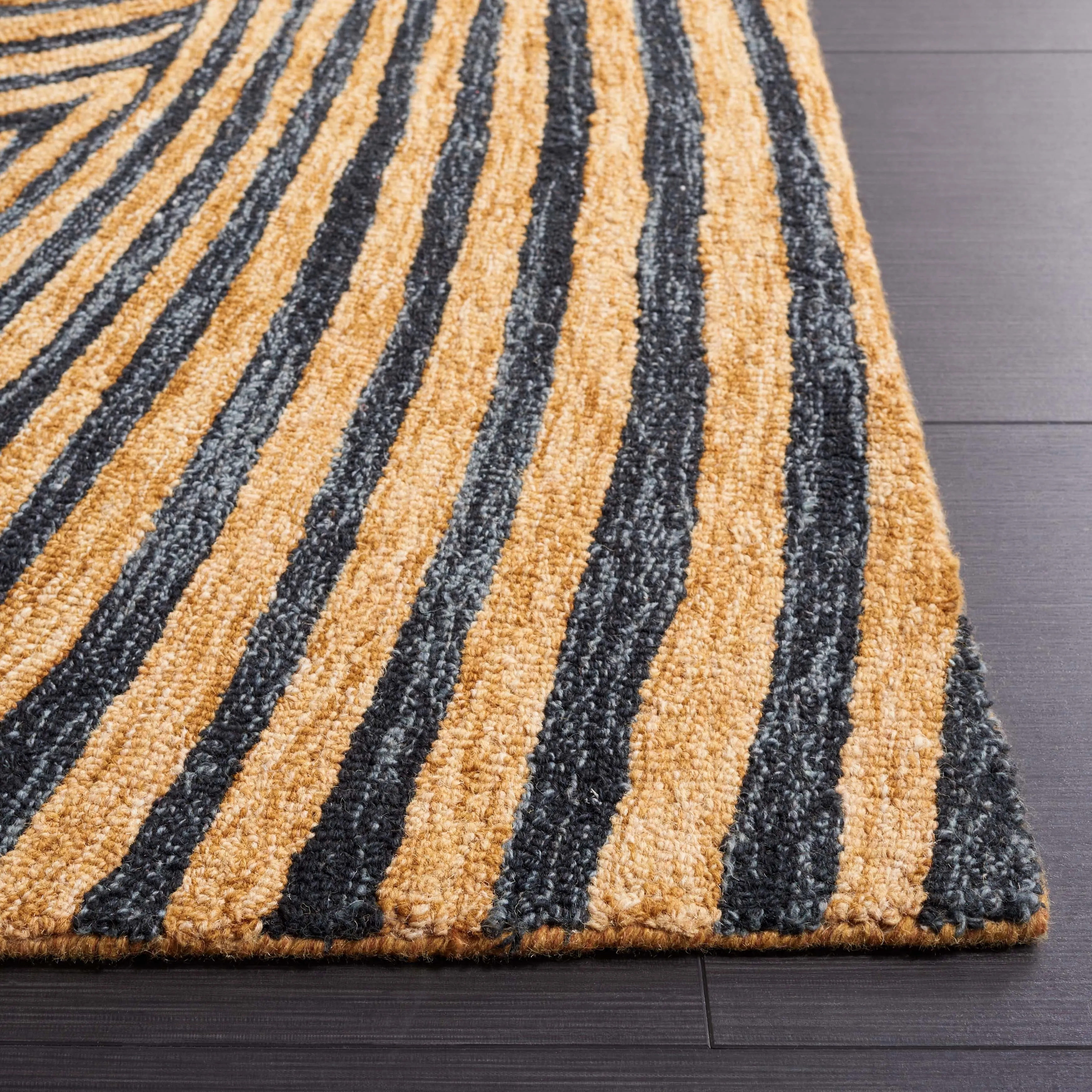 SAFAVIEH Handmade Metro Gayatri French Country Wool Rug