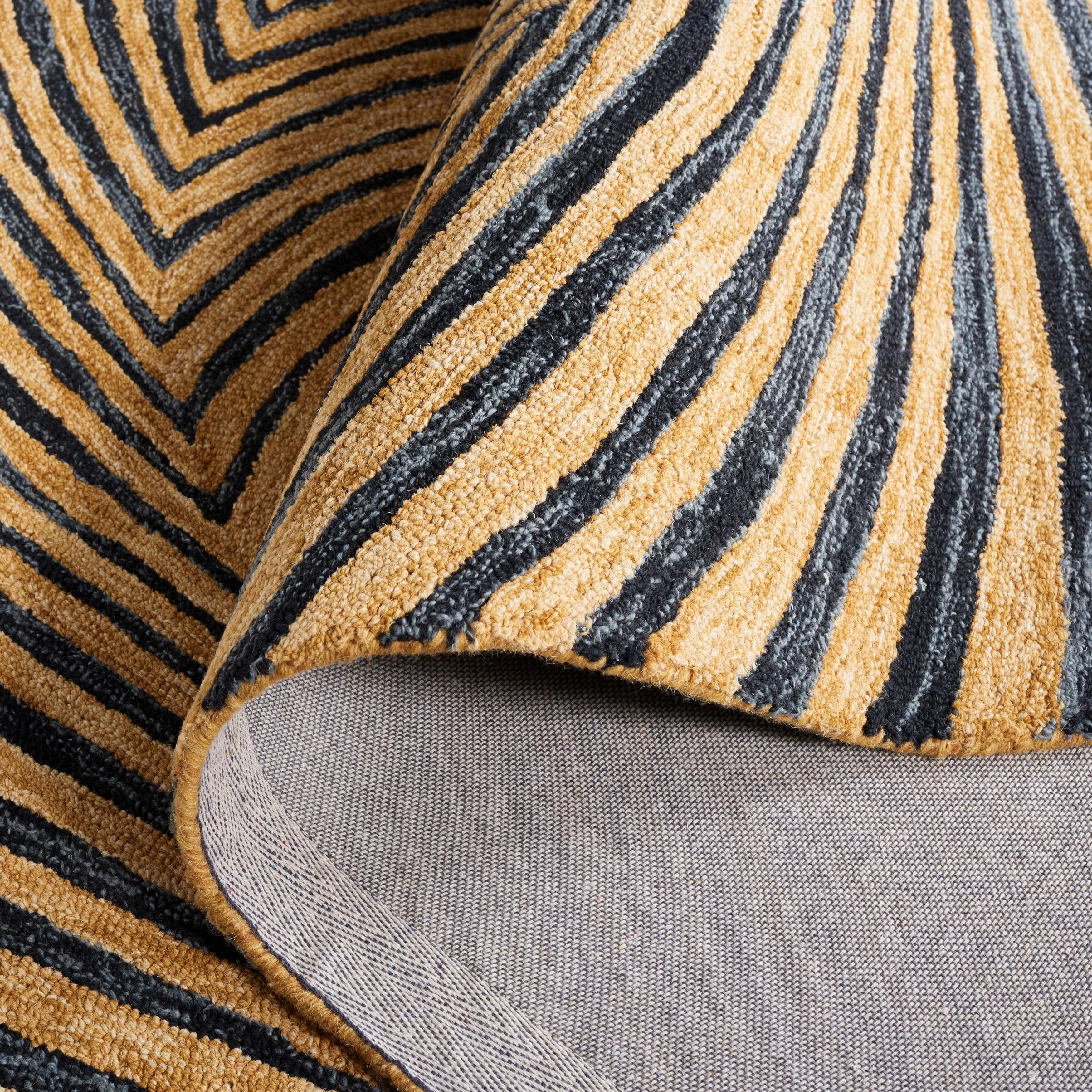 SAFAVIEH Handmade Metro Gayatri French Country Wool Rug