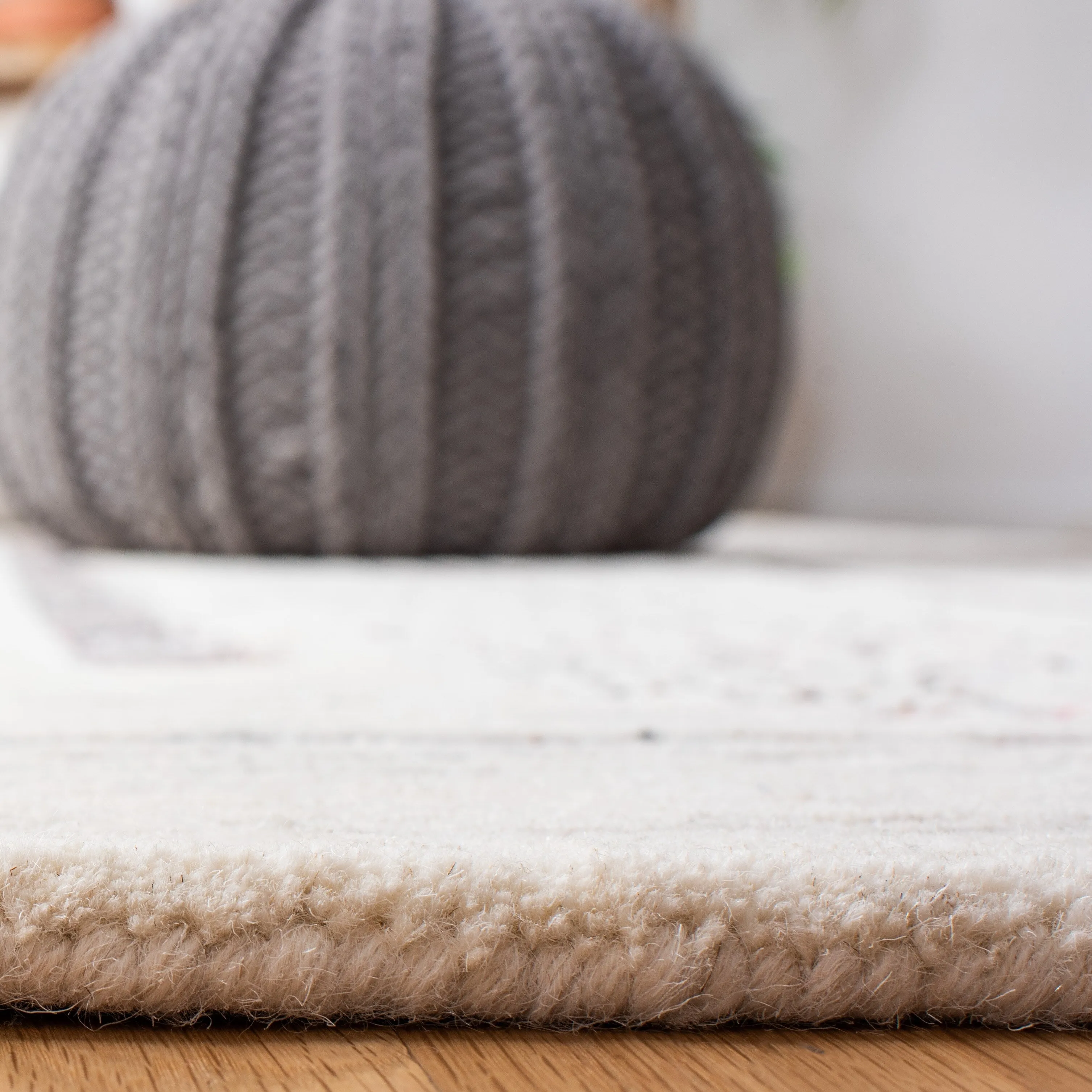 SAFAVIEH Handmade Metro Joele Modern Wool Rug