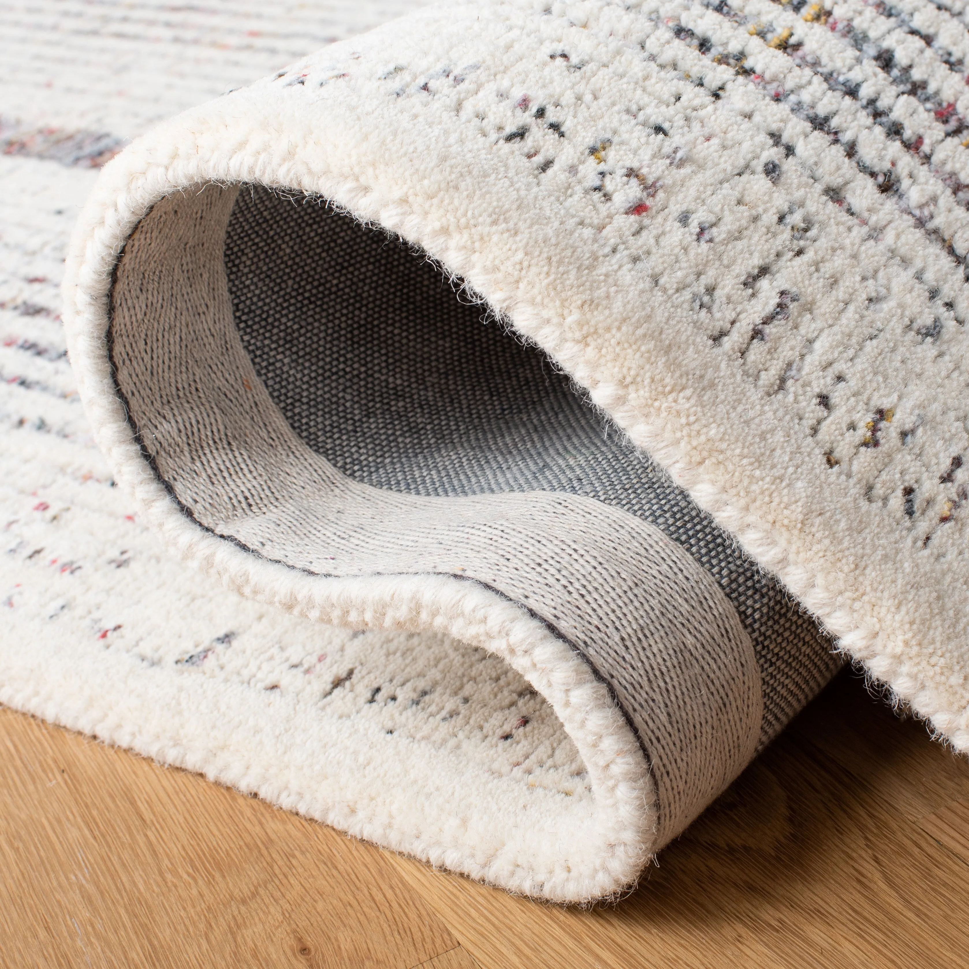 SAFAVIEH Handmade Metro Joele Modern Wool Rug