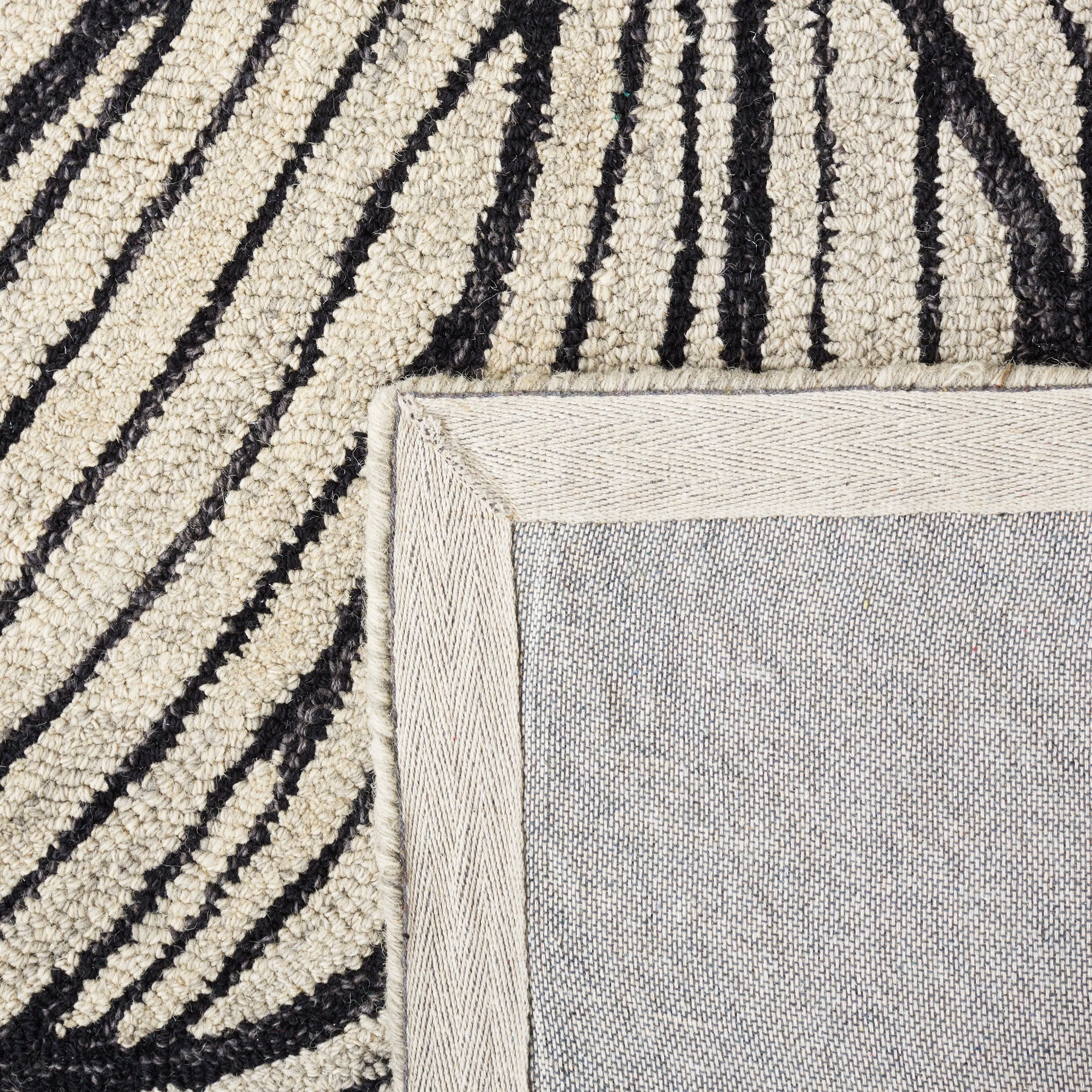SAFAVIEH Handmade Metro Madlene Abstract Floral Wool Rug