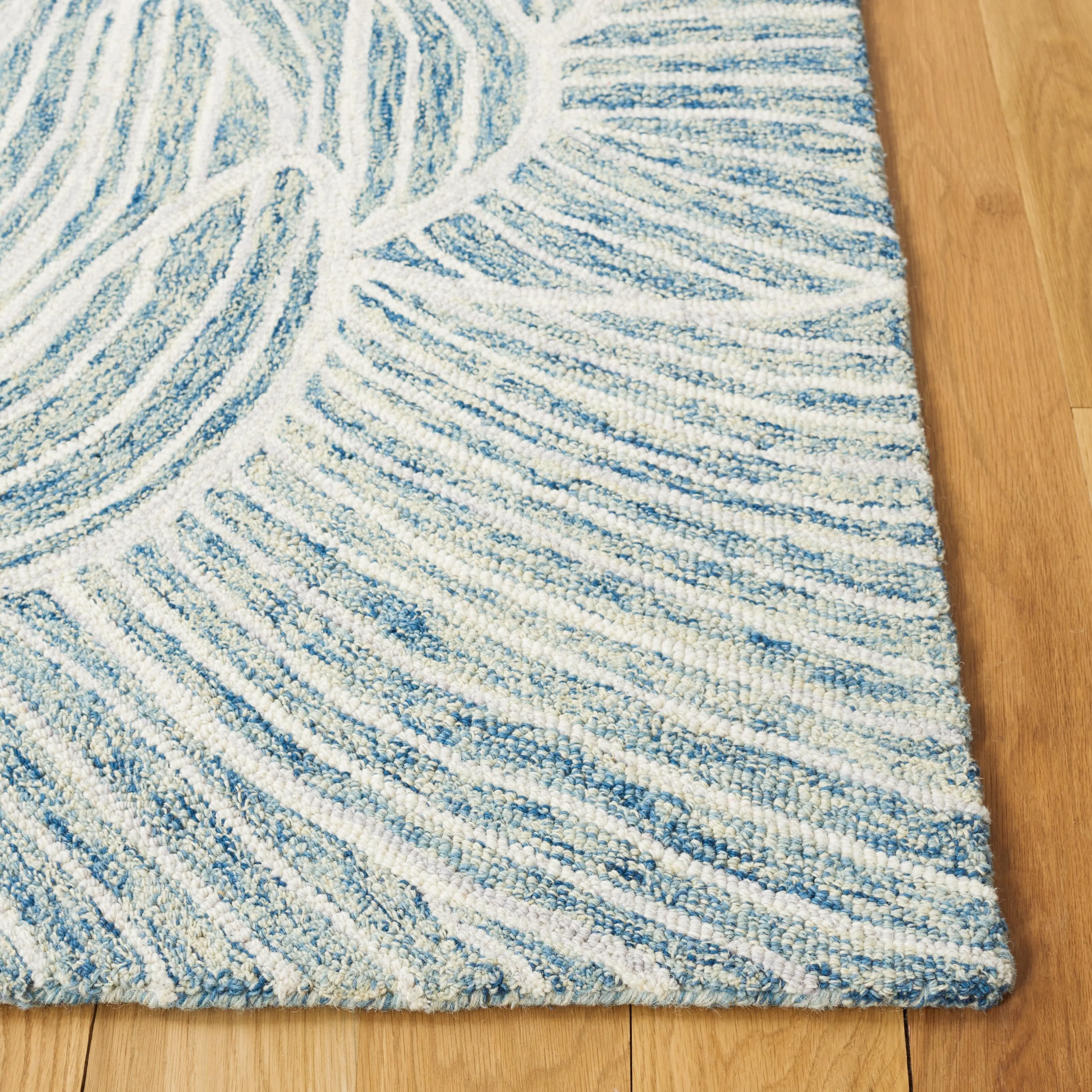 SAFAVIEH Handmade Metro Madlene Abstract Floral Wool Rug