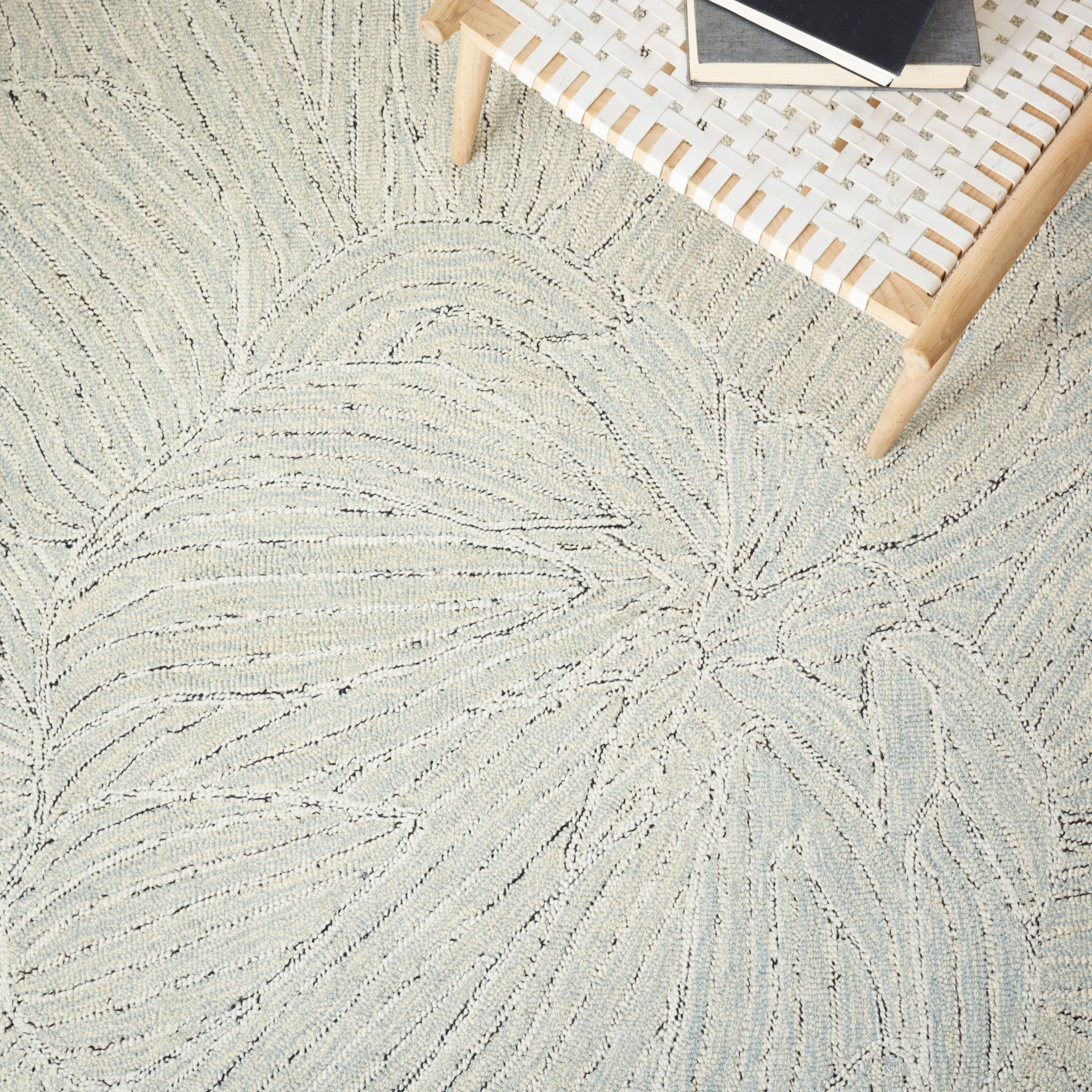SAFAVIEH Handmade Metro Madlene Abstract Floral Wool Rug