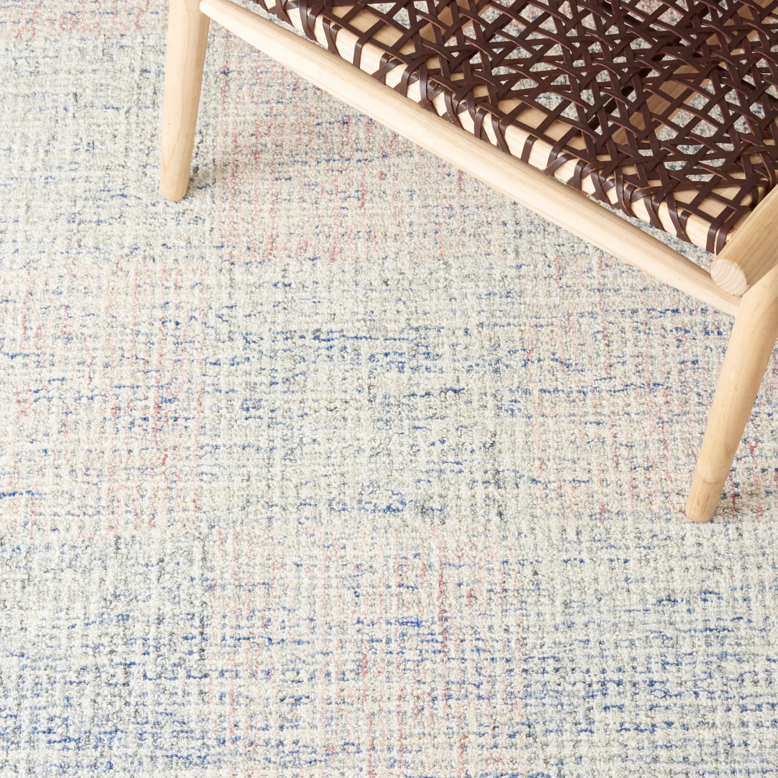 SAFAVIEH Handmade Metro Nunu Wool Rug