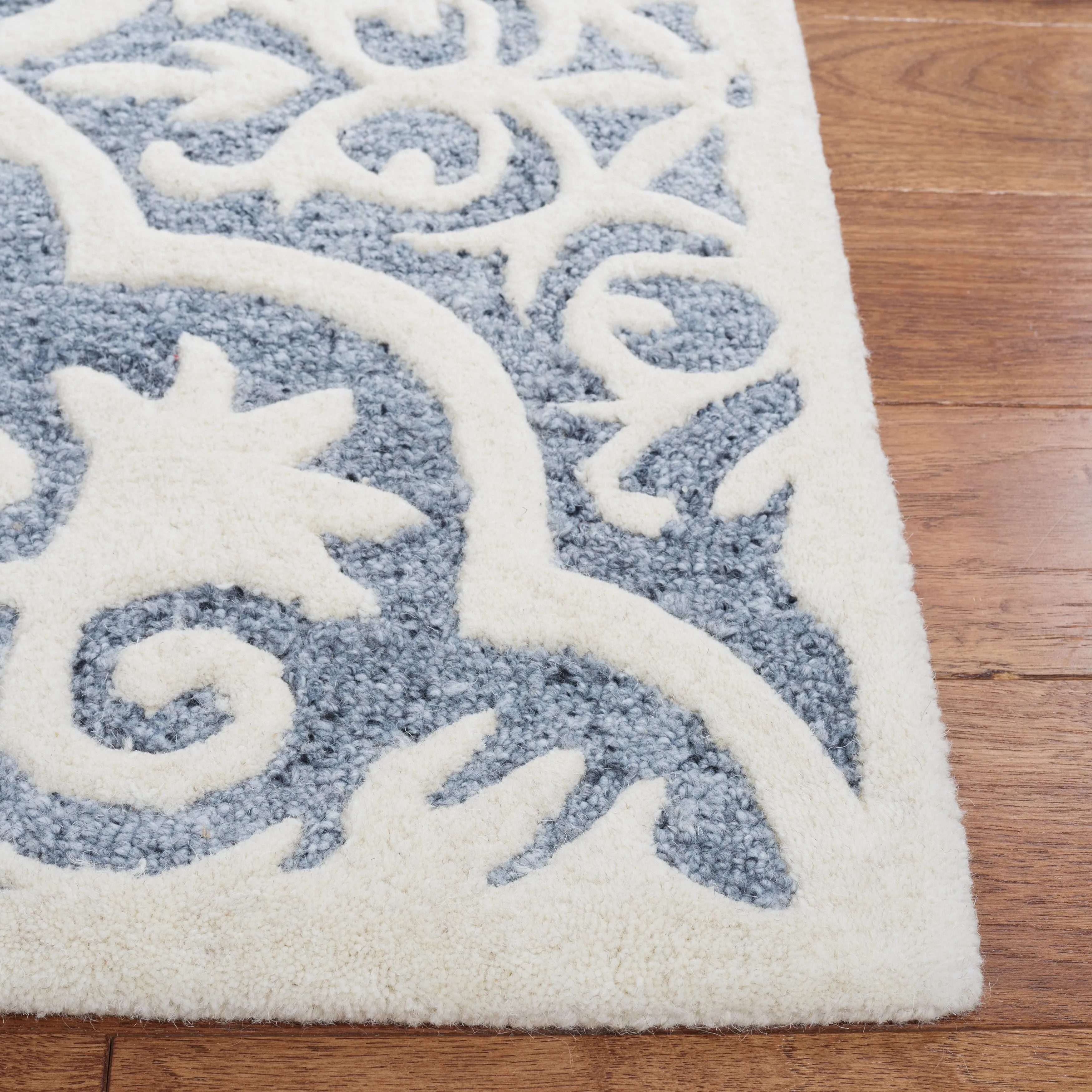 SAFAVIEH Handmade Metro Raphy French Country Wool Rug