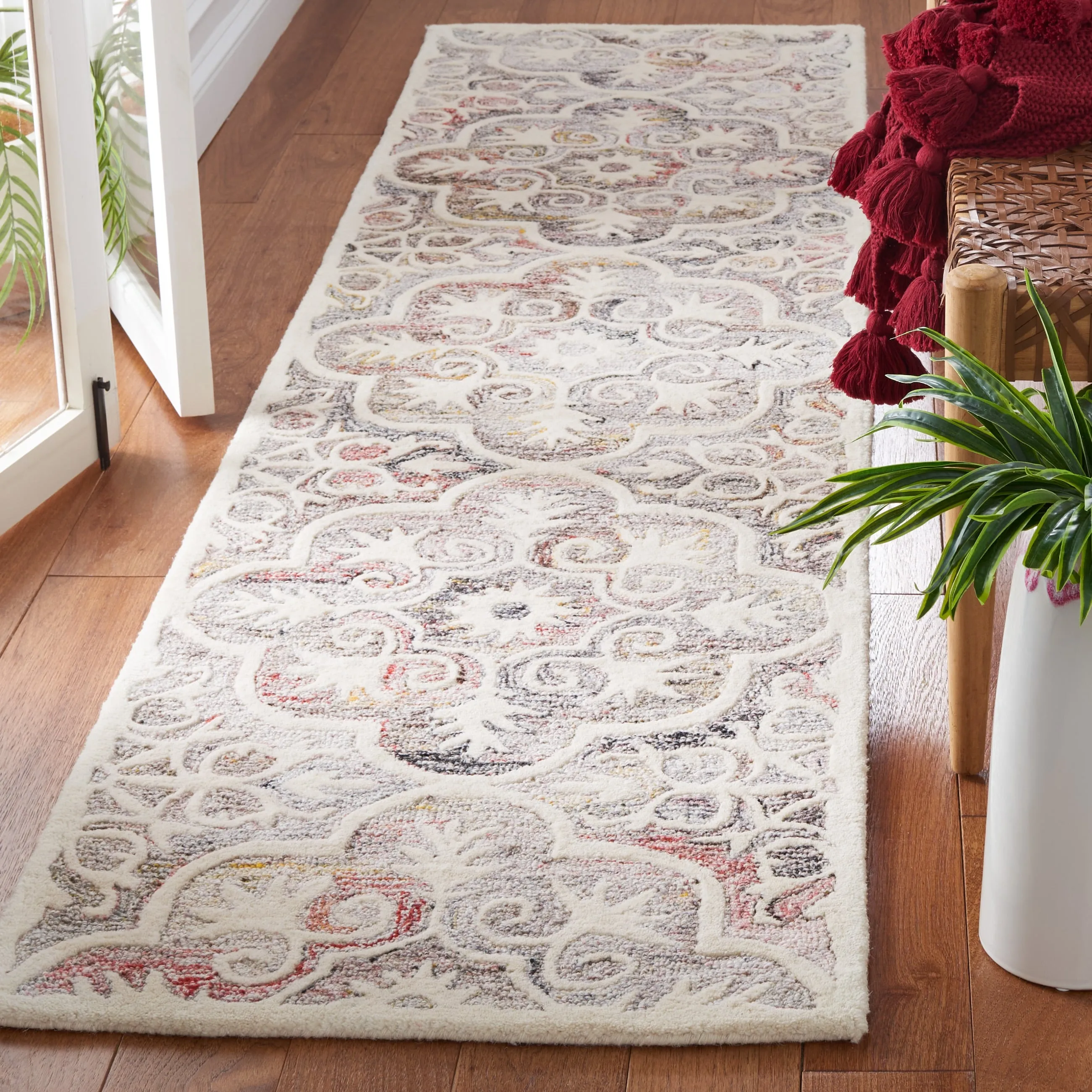SAFAVIEH Handmade Metro Raphy French Country Wool Rug