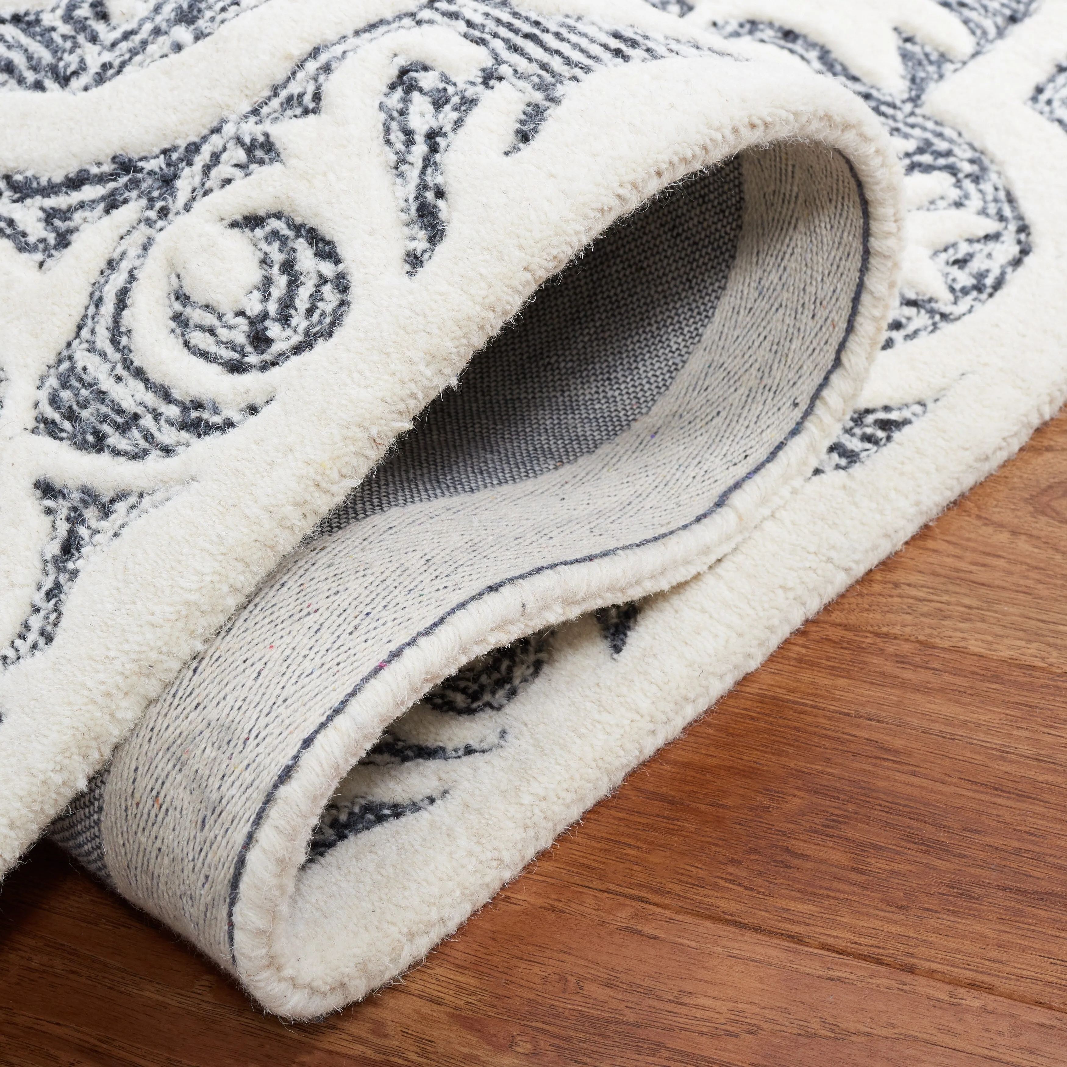 SAFAVIEH Handmade Metro Raphy French Country Wool Rug