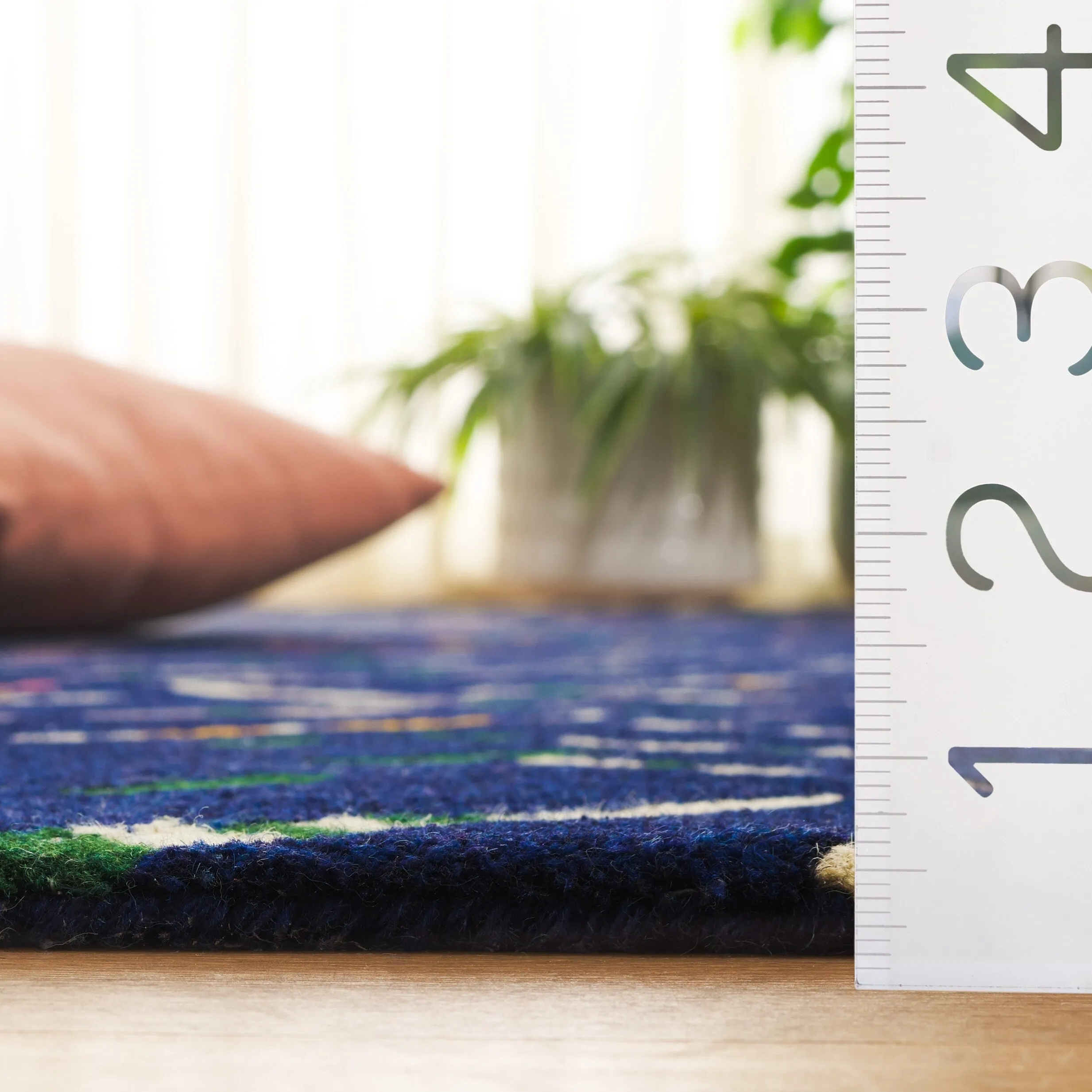 SAFAVIEH Handmade Metro Rhianwen Wool Rug