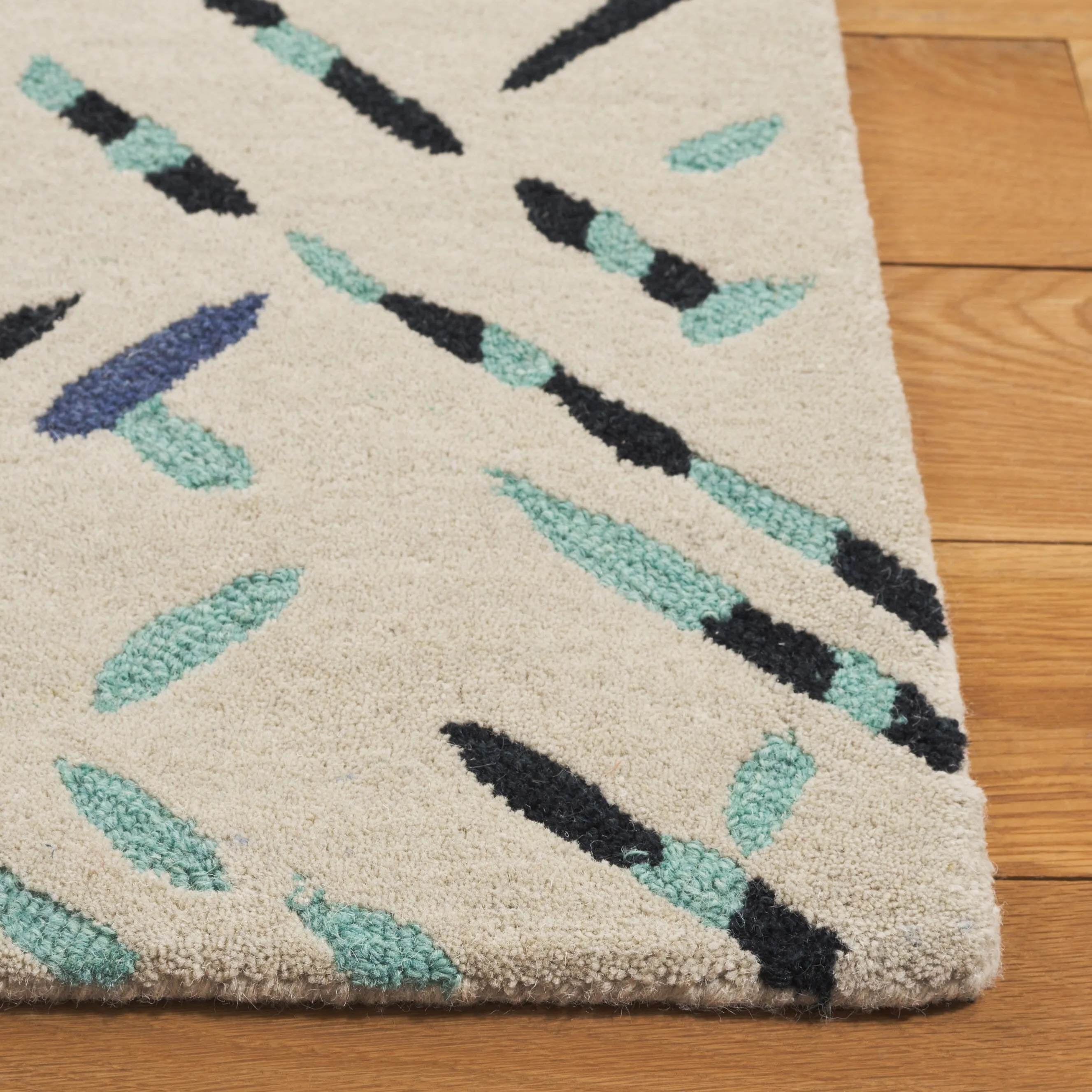 SAFAVIEH Handmade Metro Rhianwen Wool Rug