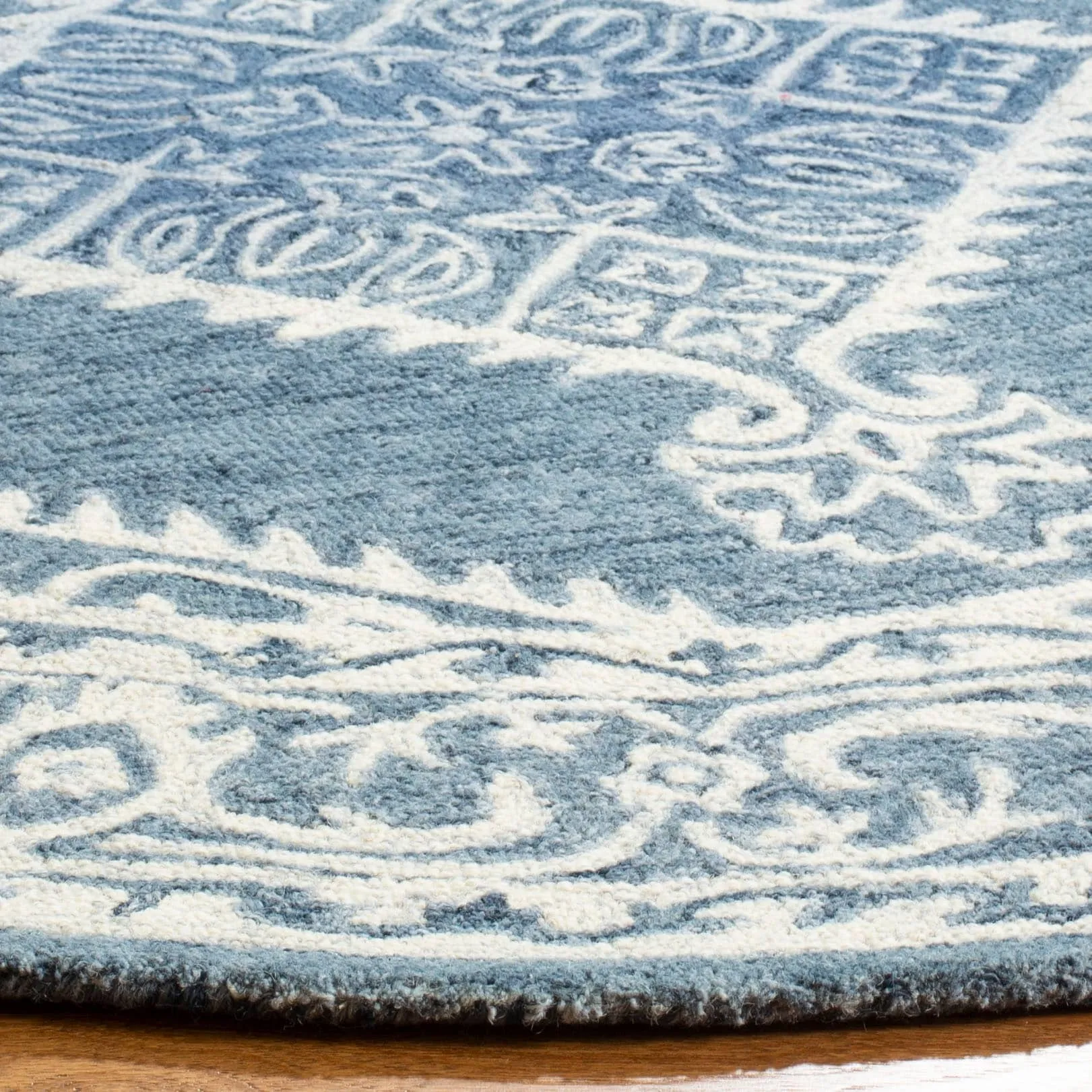 SAFAVIEH Handmade Micro-Loop Adje Wool Rug