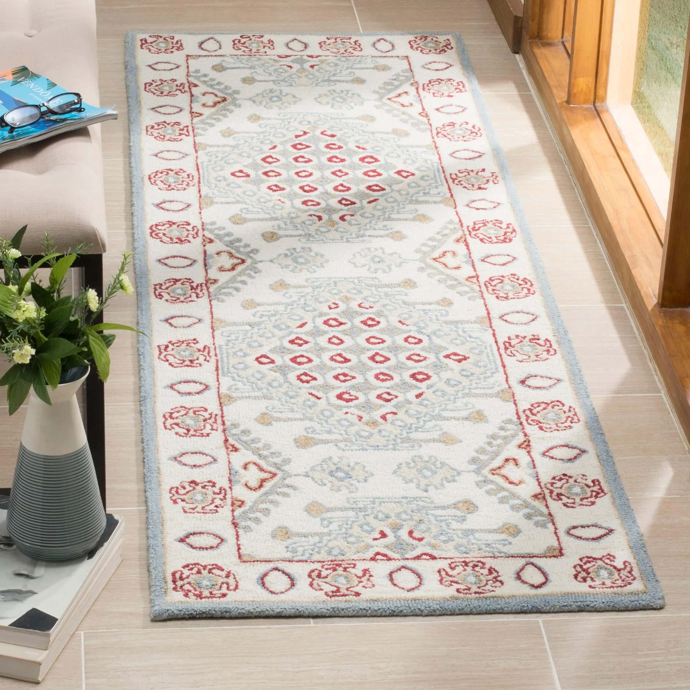 SAFAVIEH Handmade Micro-Loop Anouschka Wool Rug