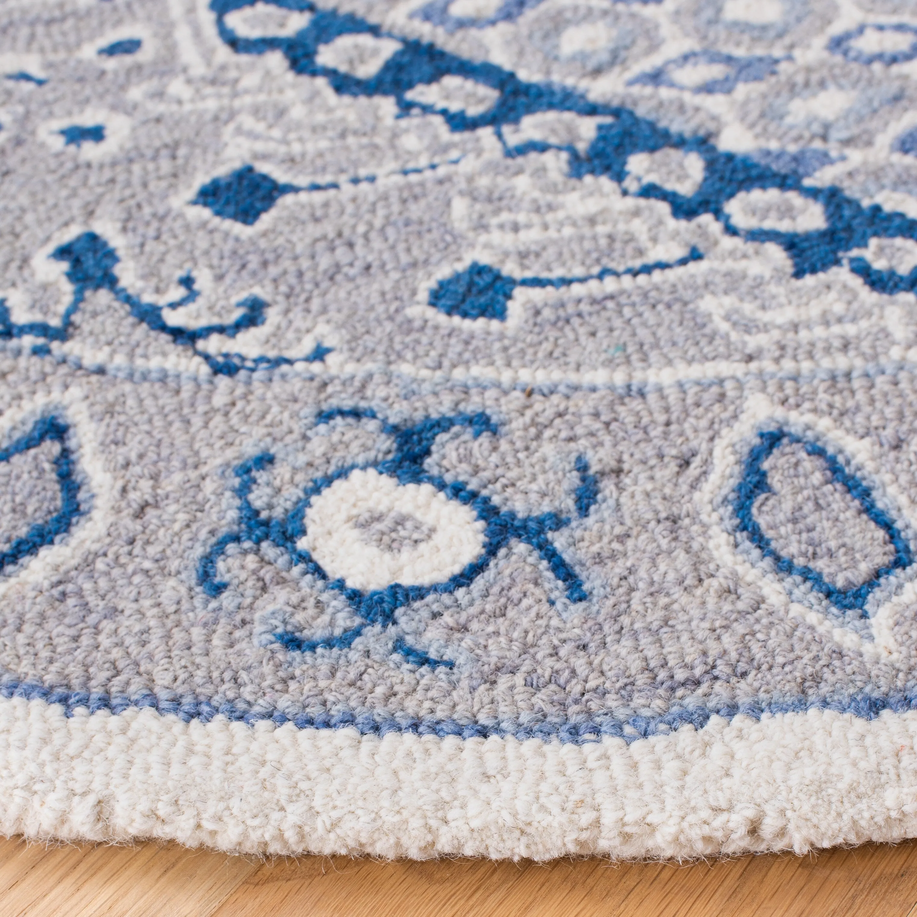 SAFAVIEH Handmade Micro-Loop Anouschka Wool Rug