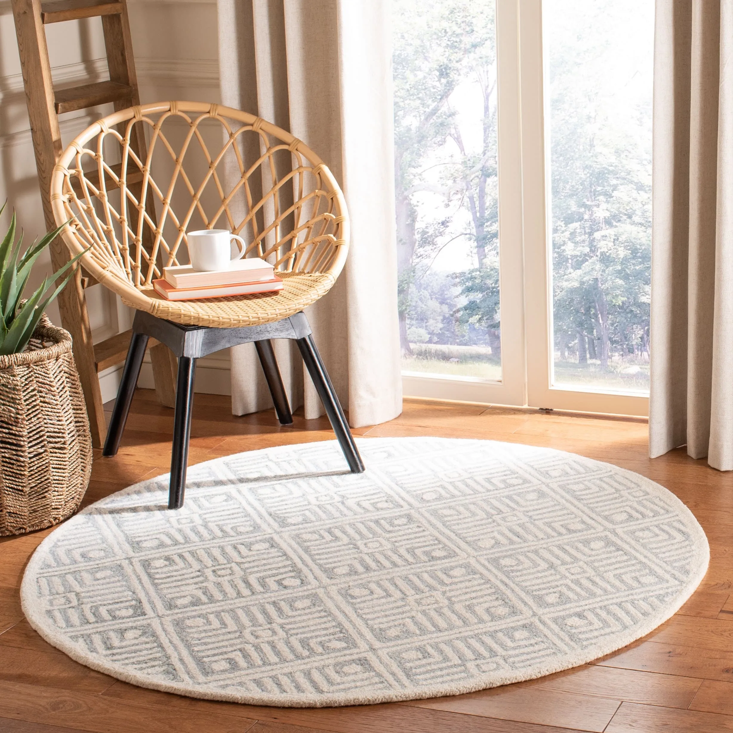 SAFAVIEH Handmade Micro-Loop Catrien Wool Rug