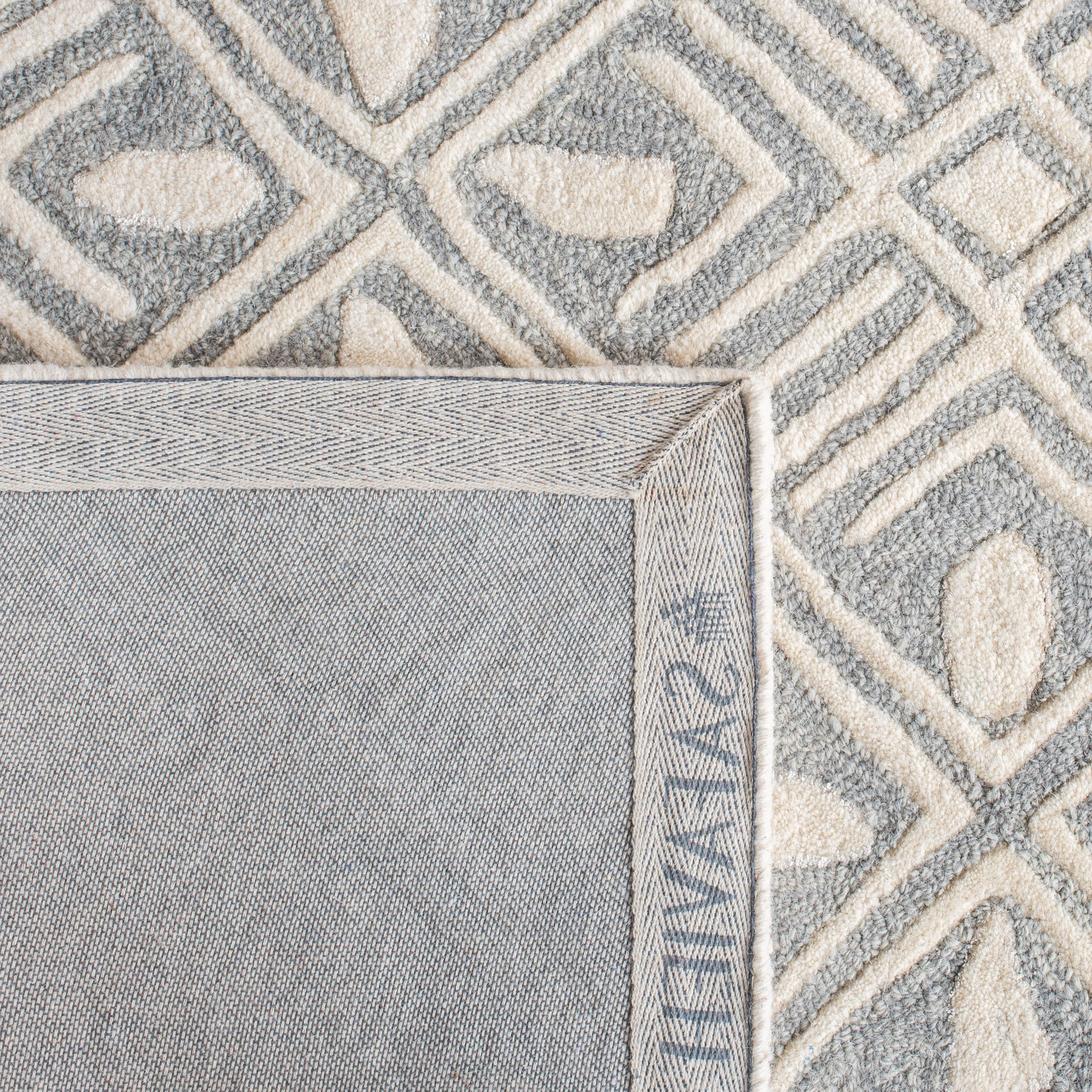 SAFAVIEH Handmade Micro-Loop Catrien Wool Rug
