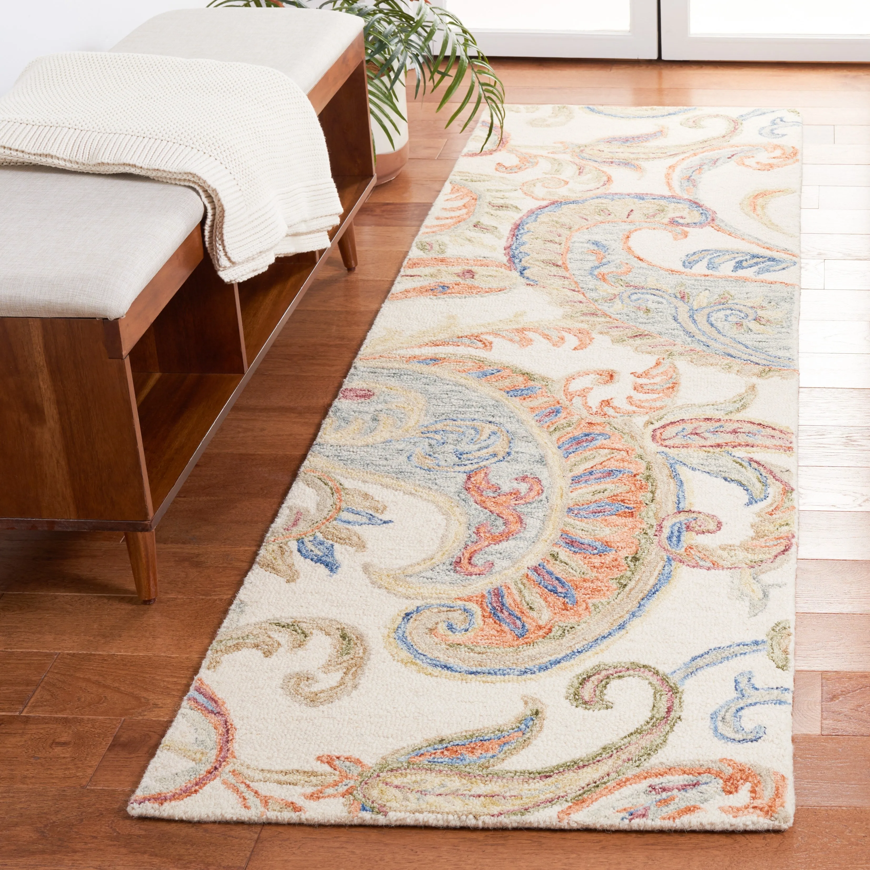 SAFAVIEH Handmade Micro-Loop Dafinka Floral Paisley Wool Rug