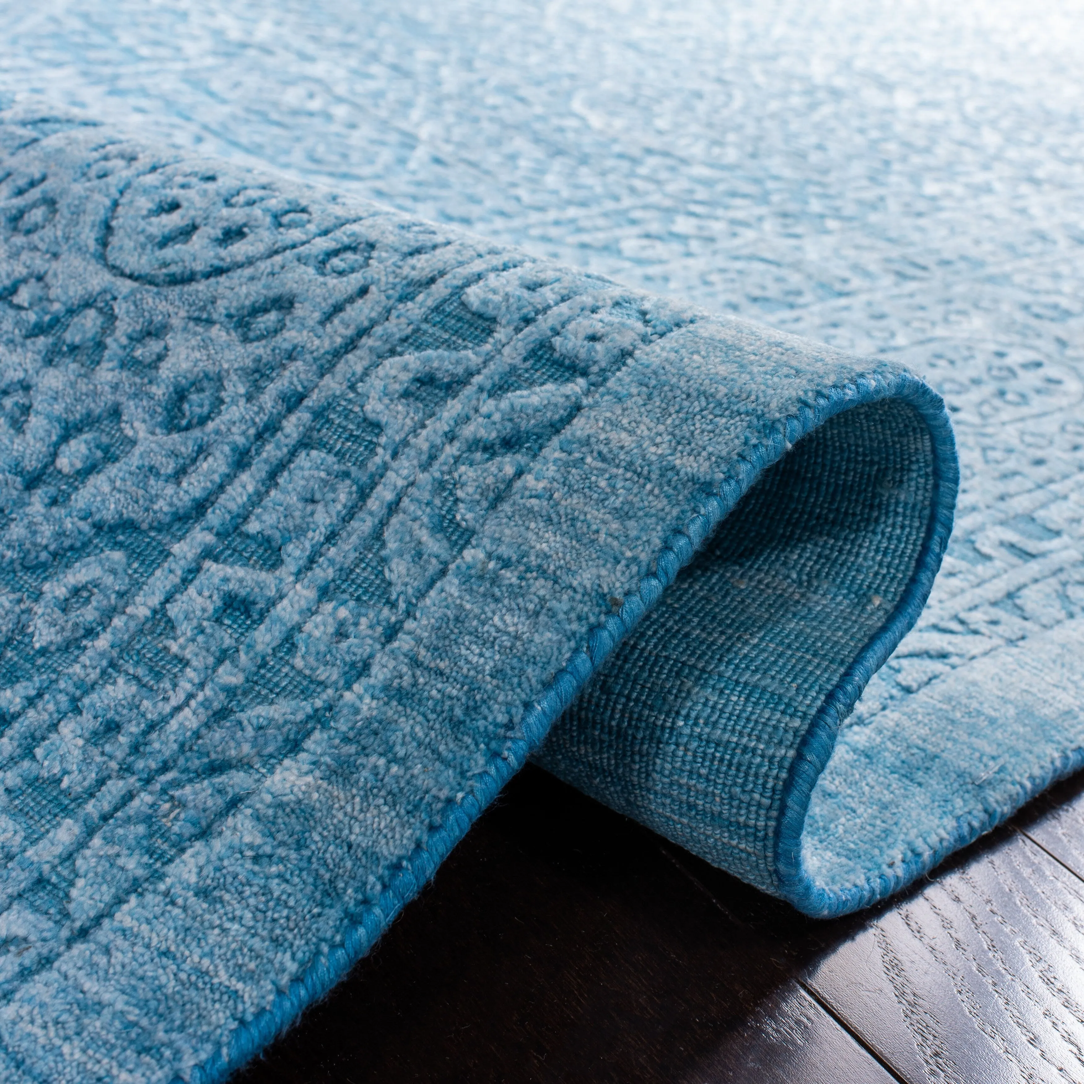 SAFAVIEH Handmade Mirage Vedia Modern Abstract Viscose Rug