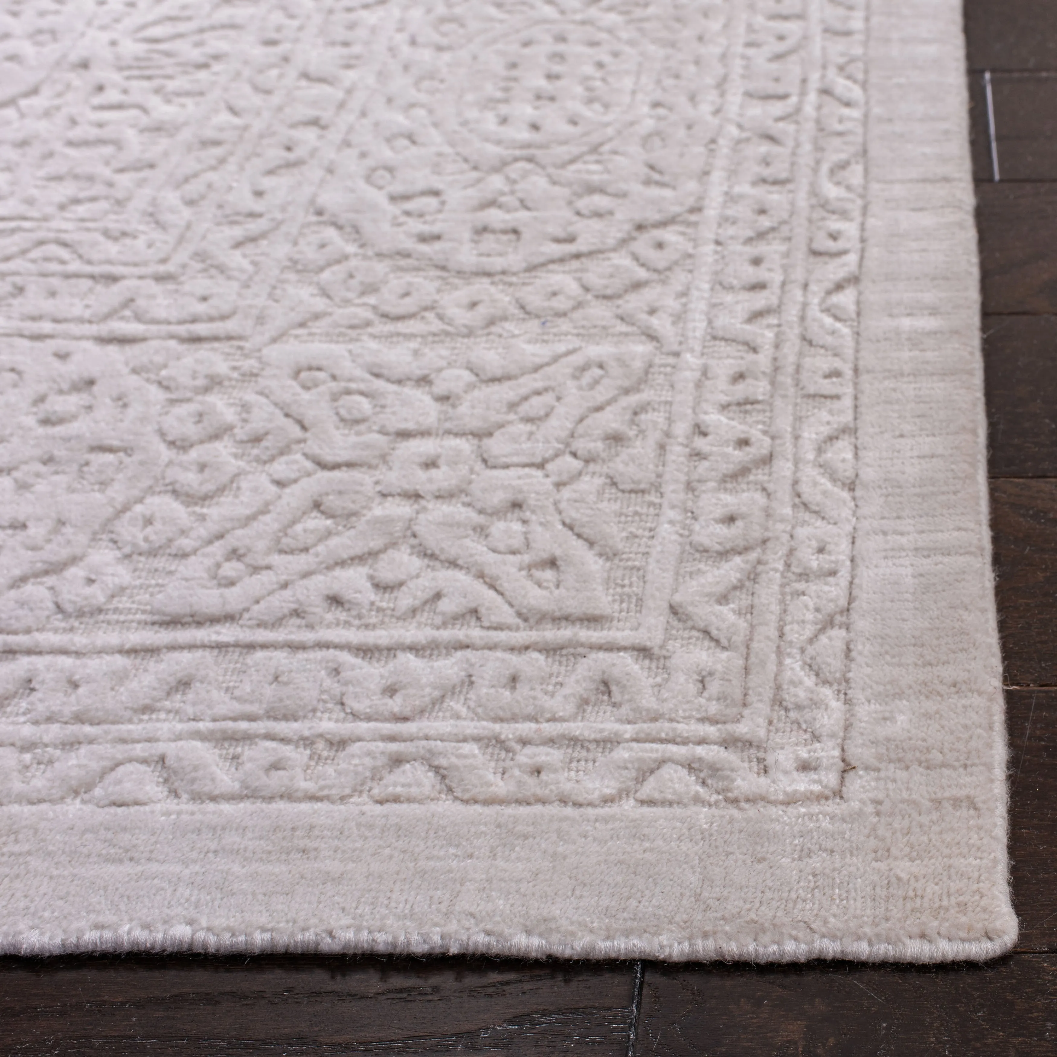 SAFAVIEH Handmade Mirage Vedia Modern Abstract Viscose Rug