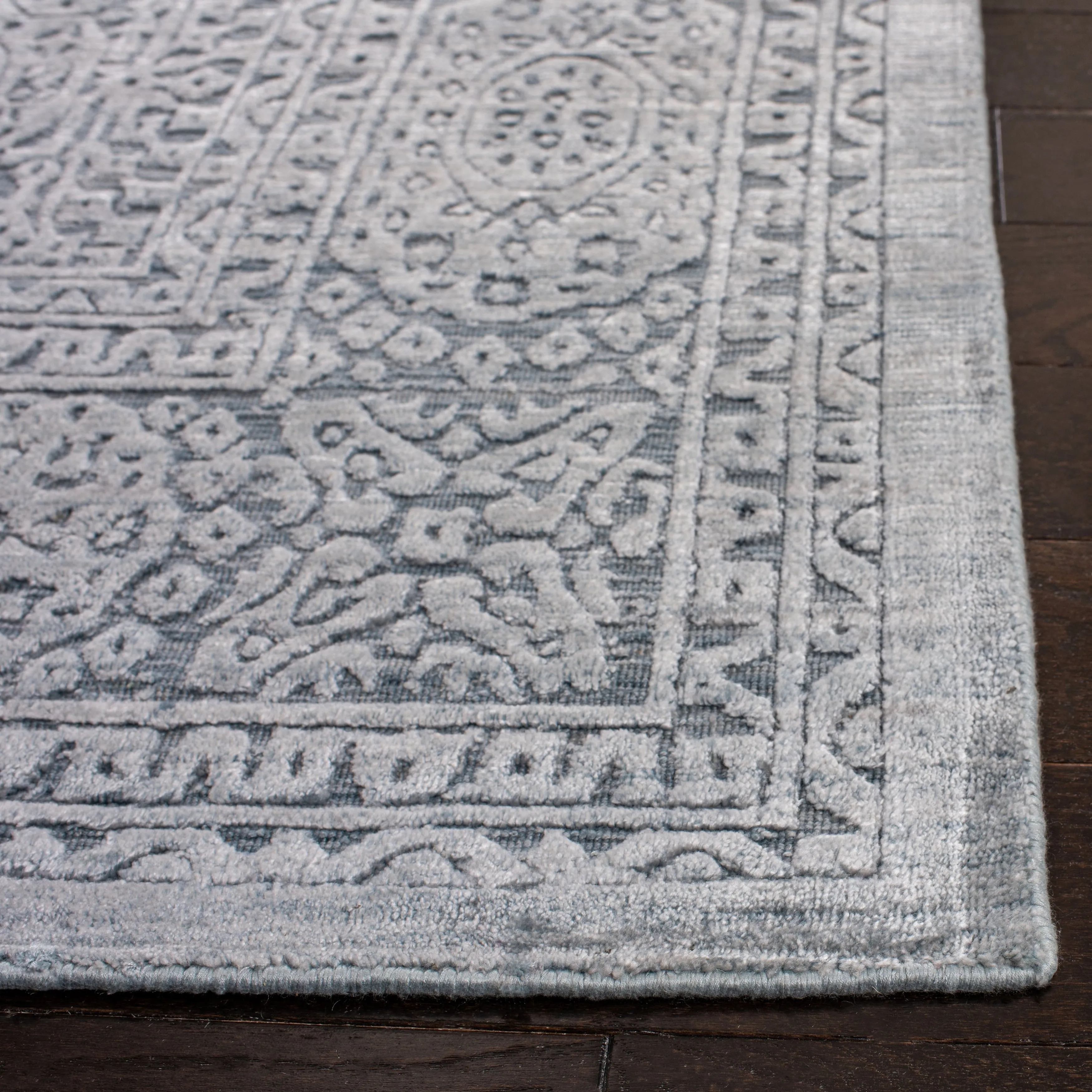 SAFAVIEH Handmade Mirage Vedia Modern Abstract Viscose Rug