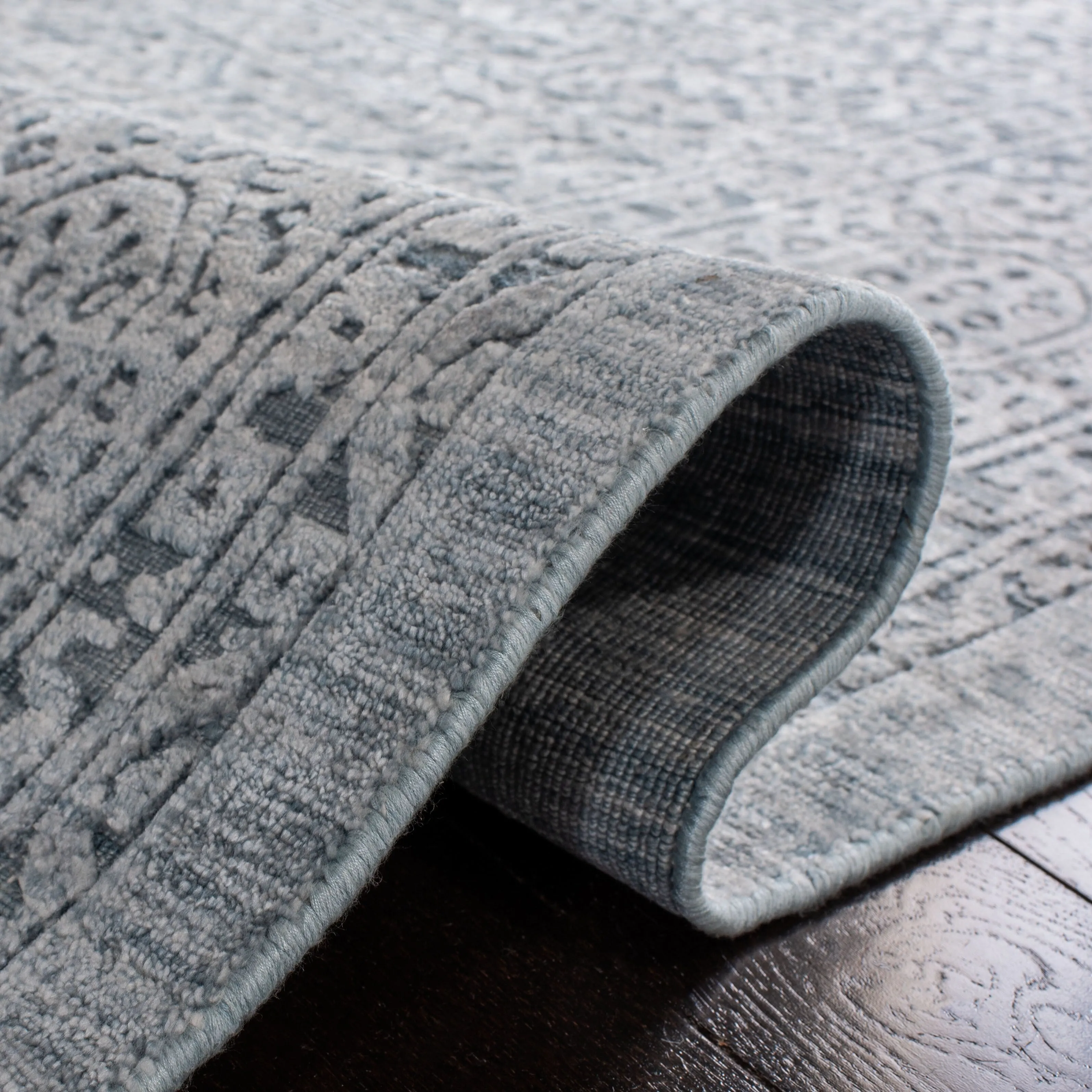 SAFAVIEH Handmade Mirage Vedia Modern Abstract Viscose Rug