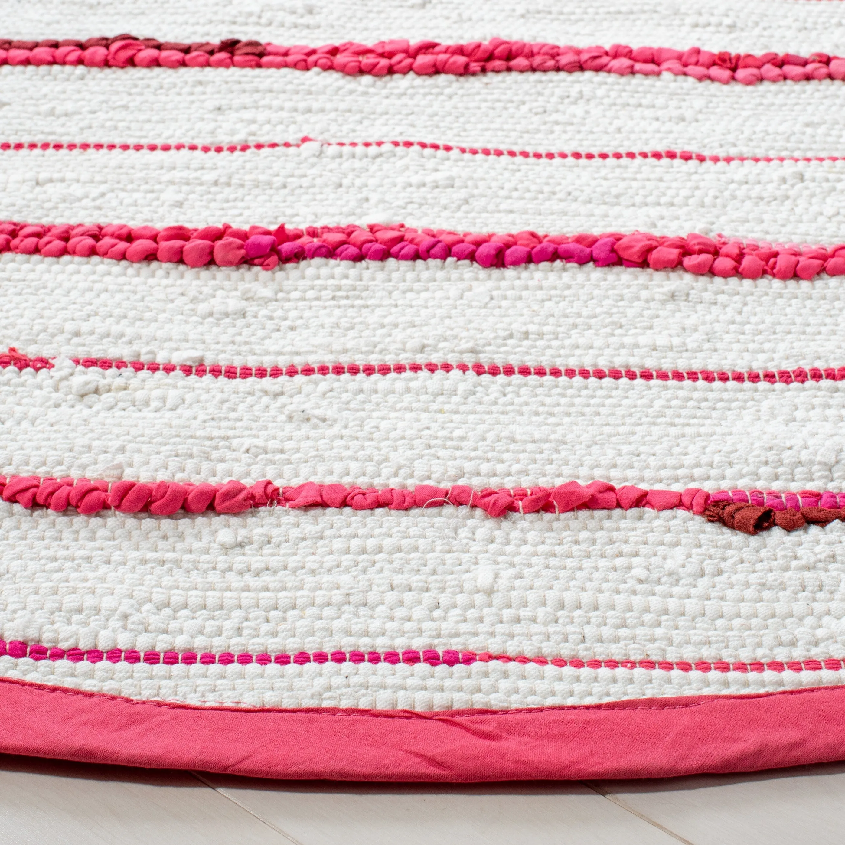 SAFAVIEH Handmade Montauk Satka Modern Stripe Rug