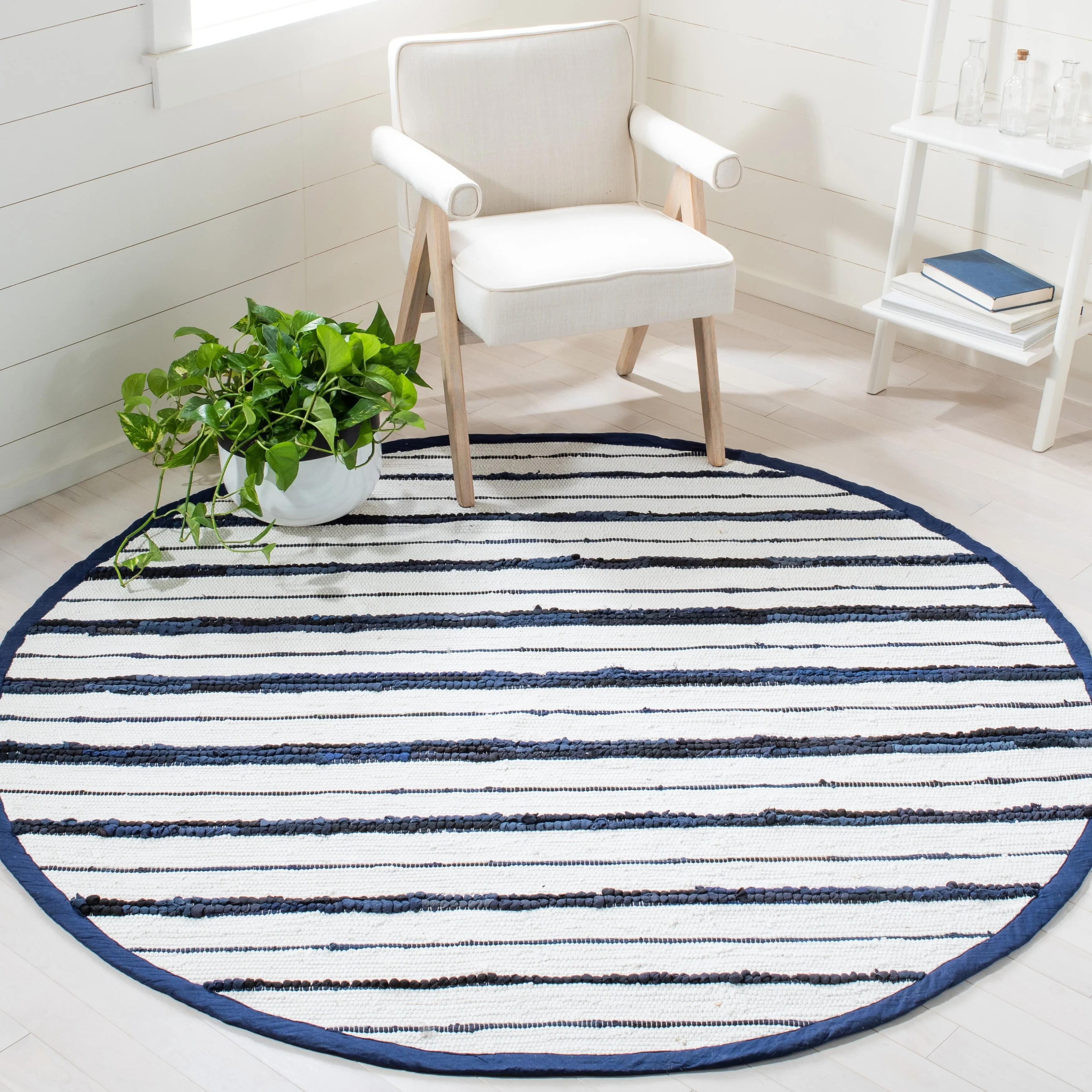 SAFAVIEH Handmade Montauk Satka Modern Stripe Rug