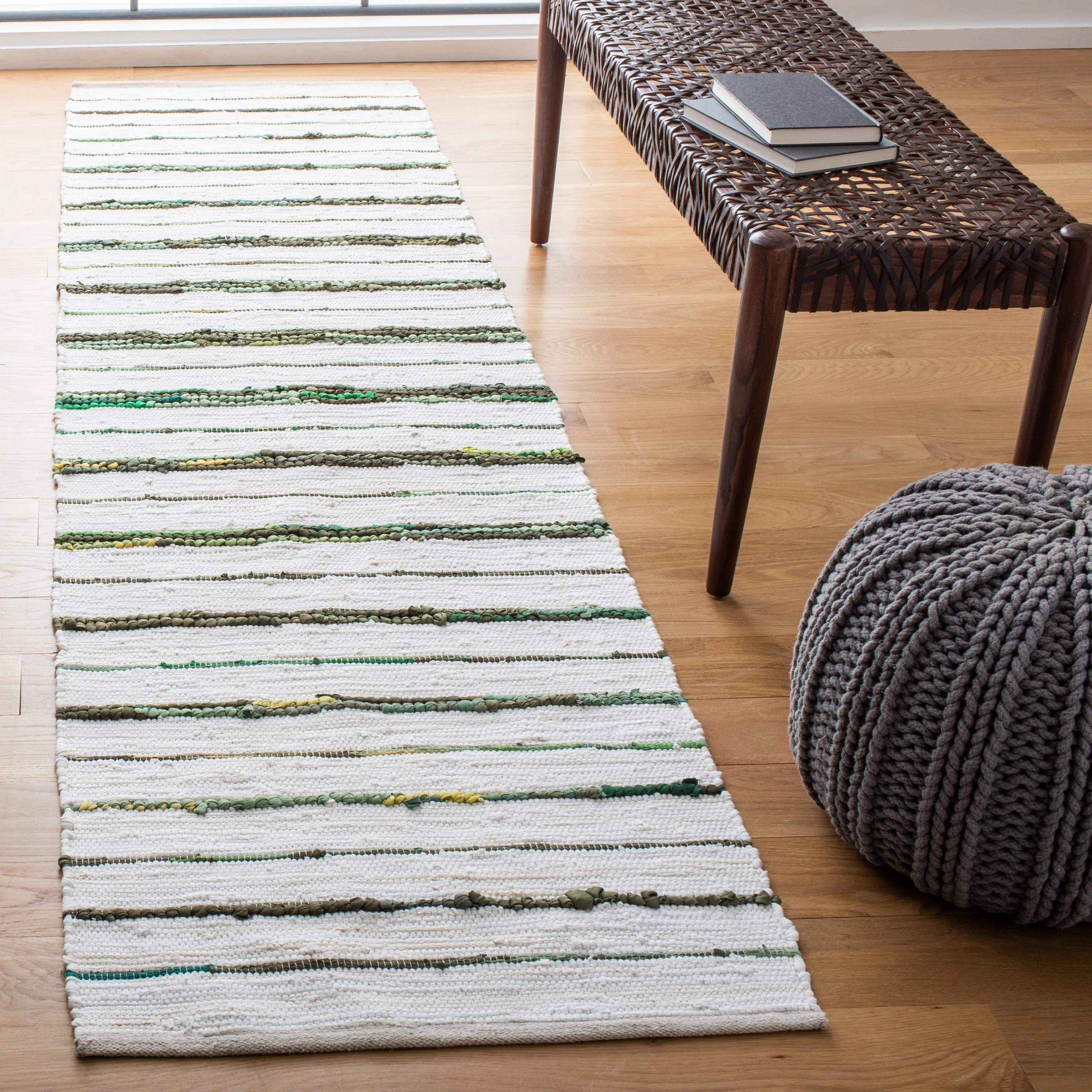 SAFAVIEH Handmade Montauk Satka Modern Stripe Rug