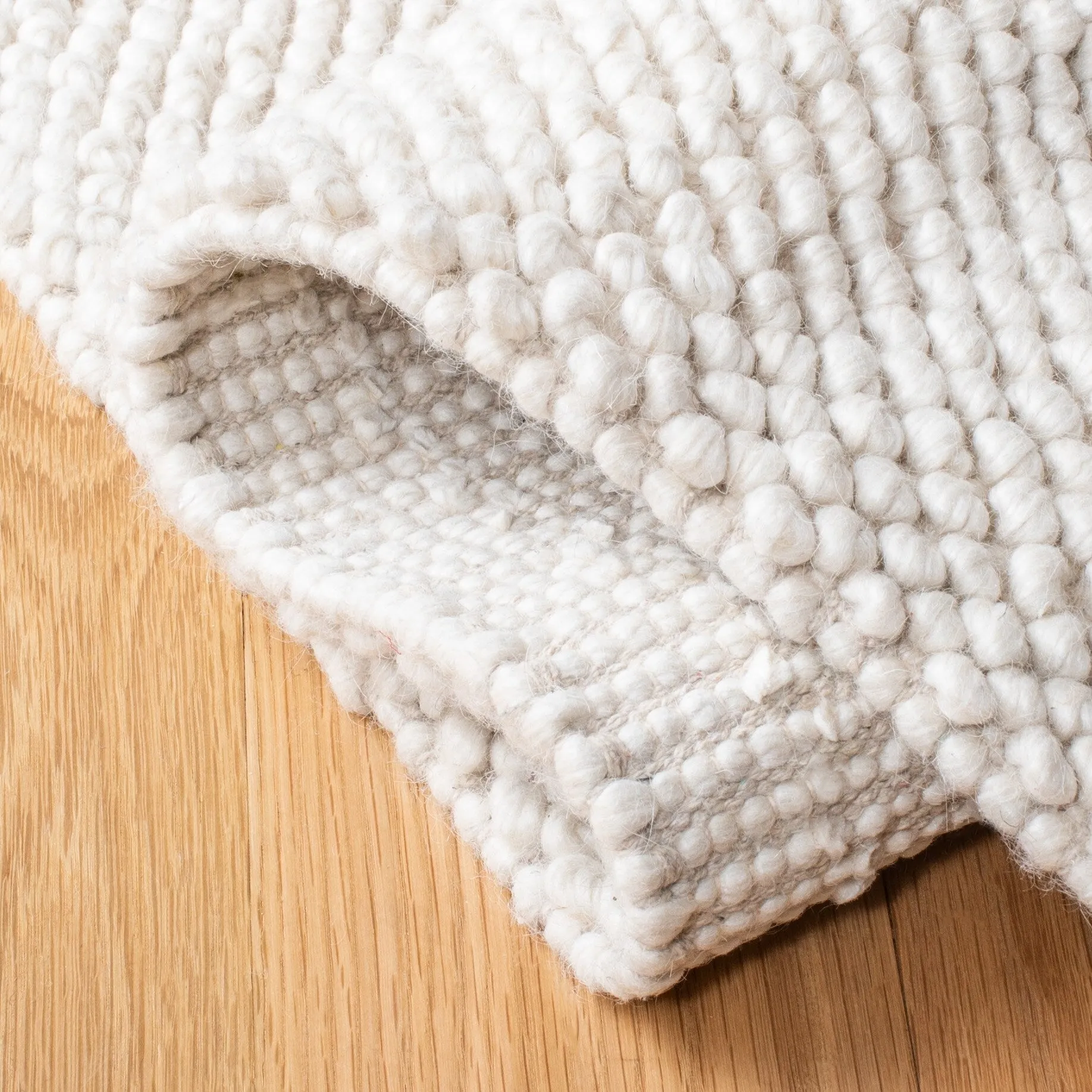 SAFAVIEH Handmade Natura Adriena Wool Rug