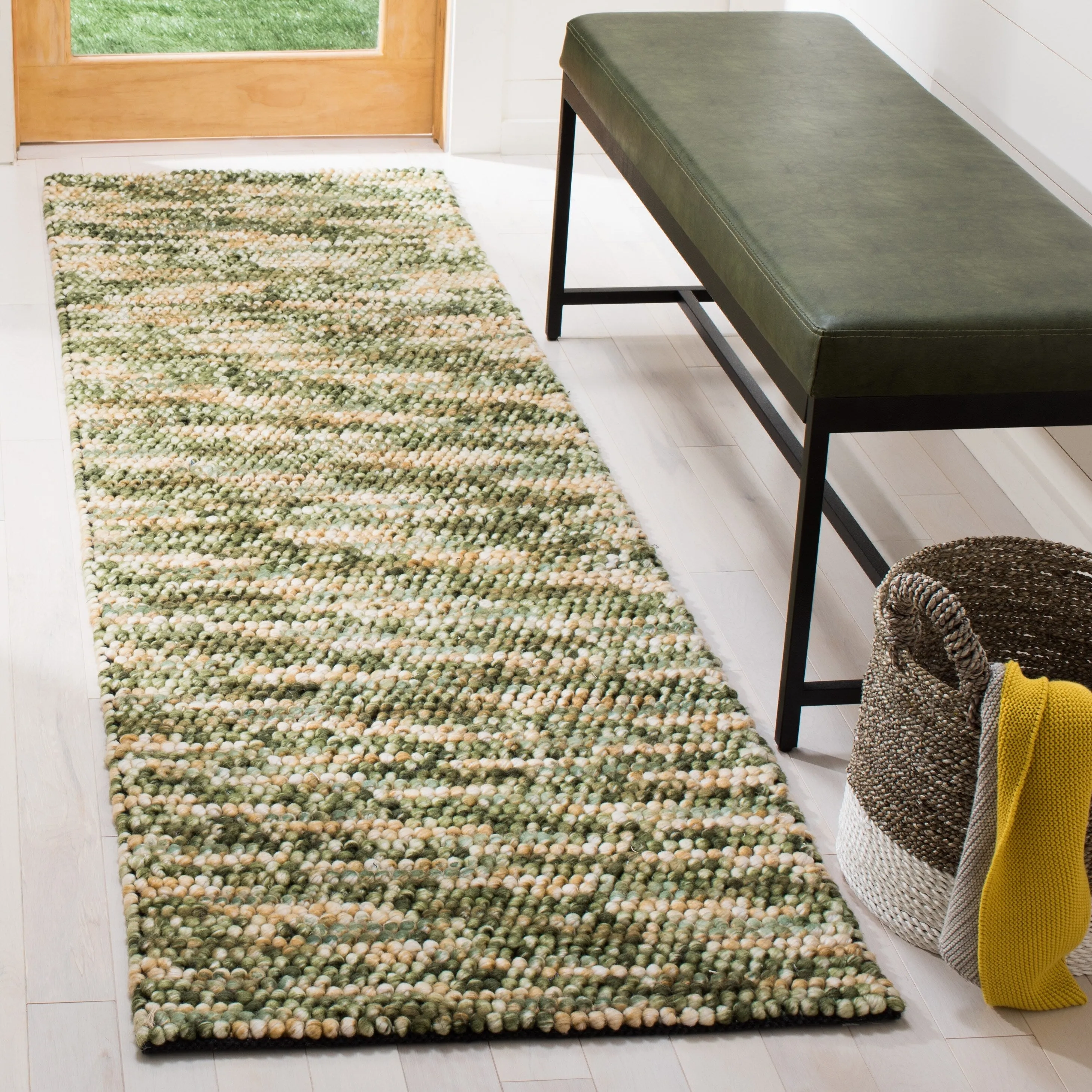 SAFAVIEH Handmade Natura Adriena Wool Rug