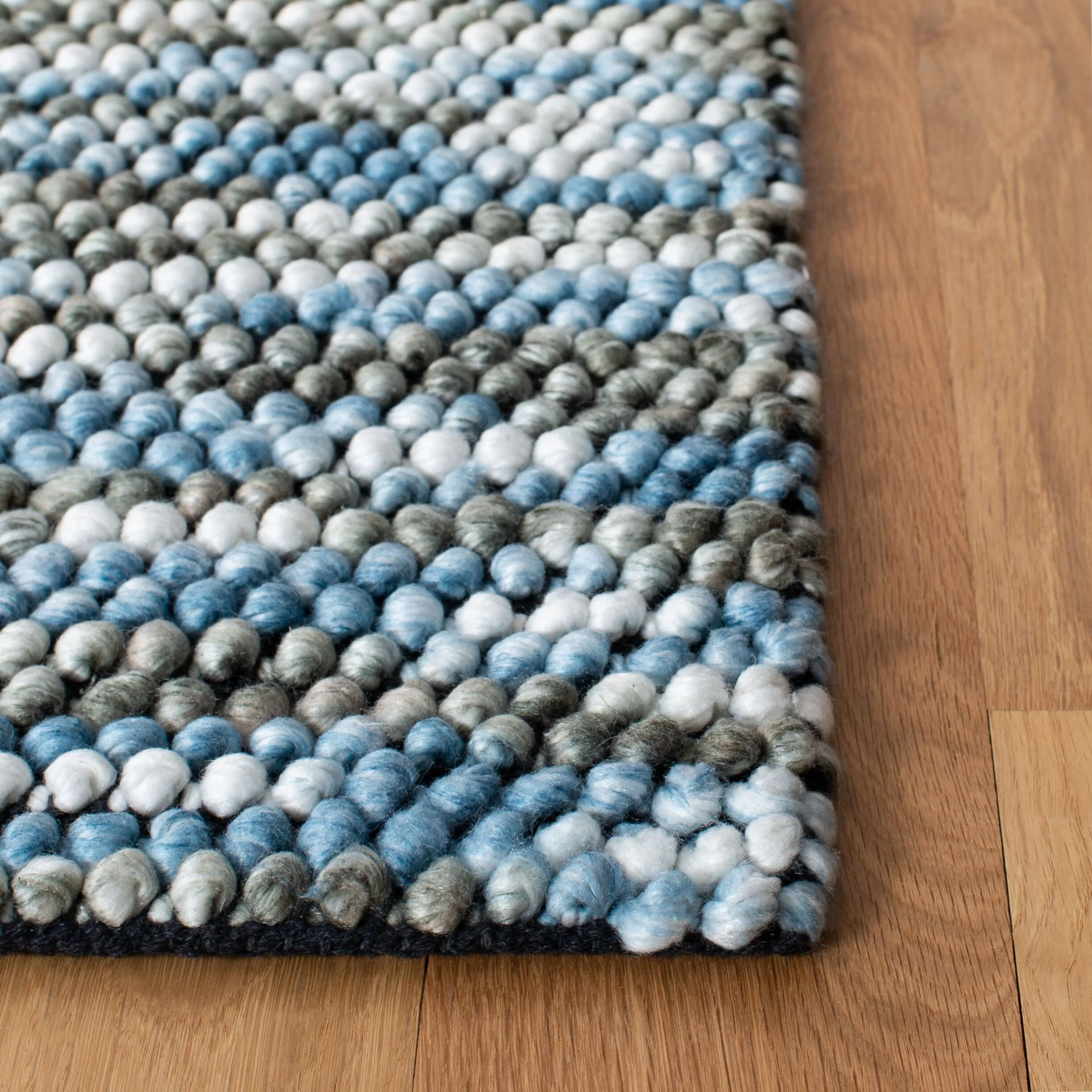 SAFAVIEH Handmade Natura Adriena Wool Rug
