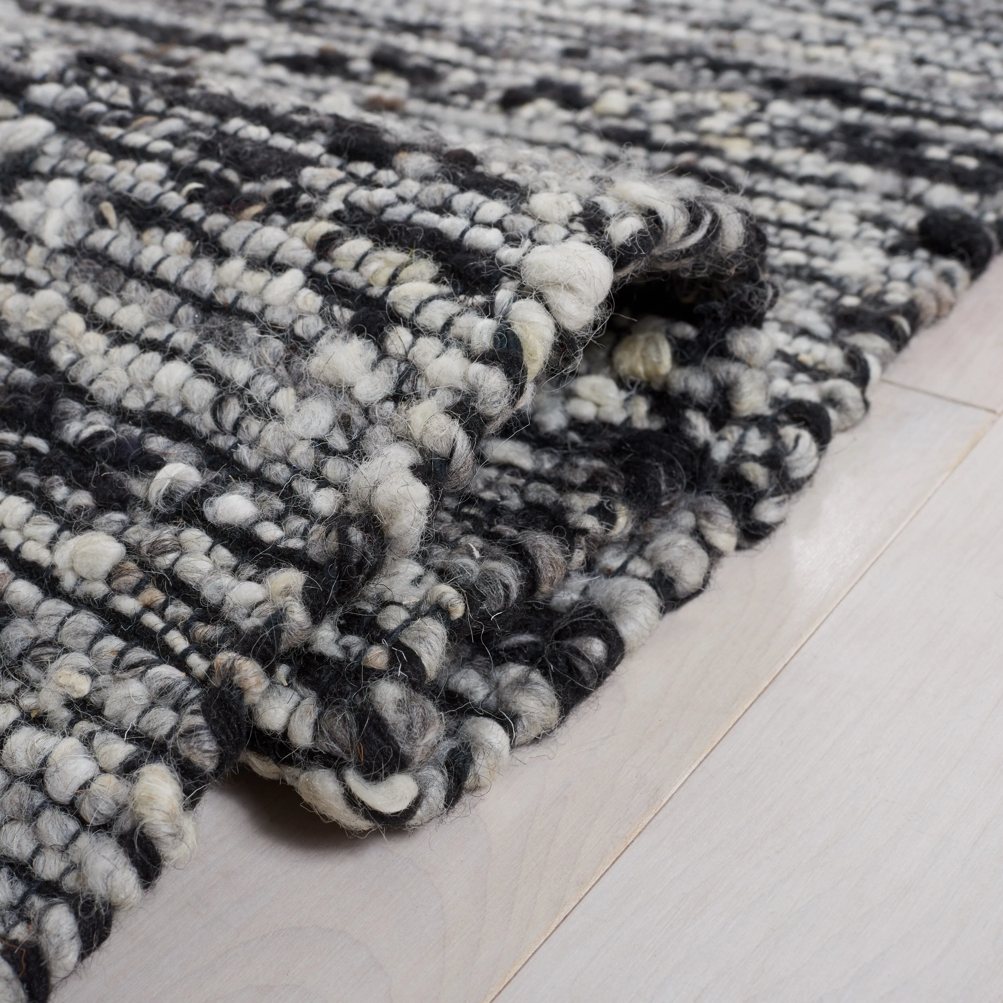 SAFAVIEH Handmade Natura Engelgard Wool Rug