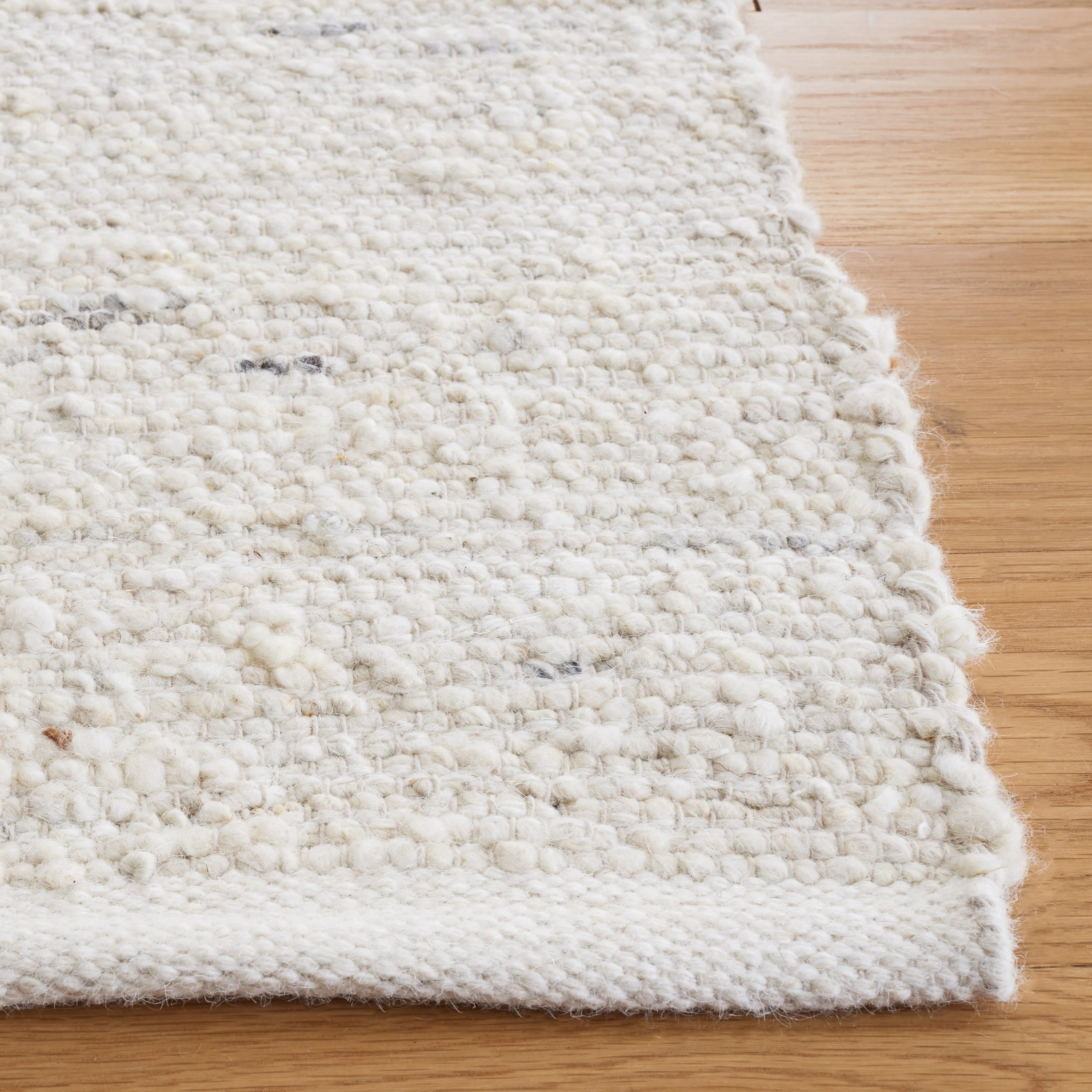 SAFAVIEH Handmade Natura Engelgard Wool Rug