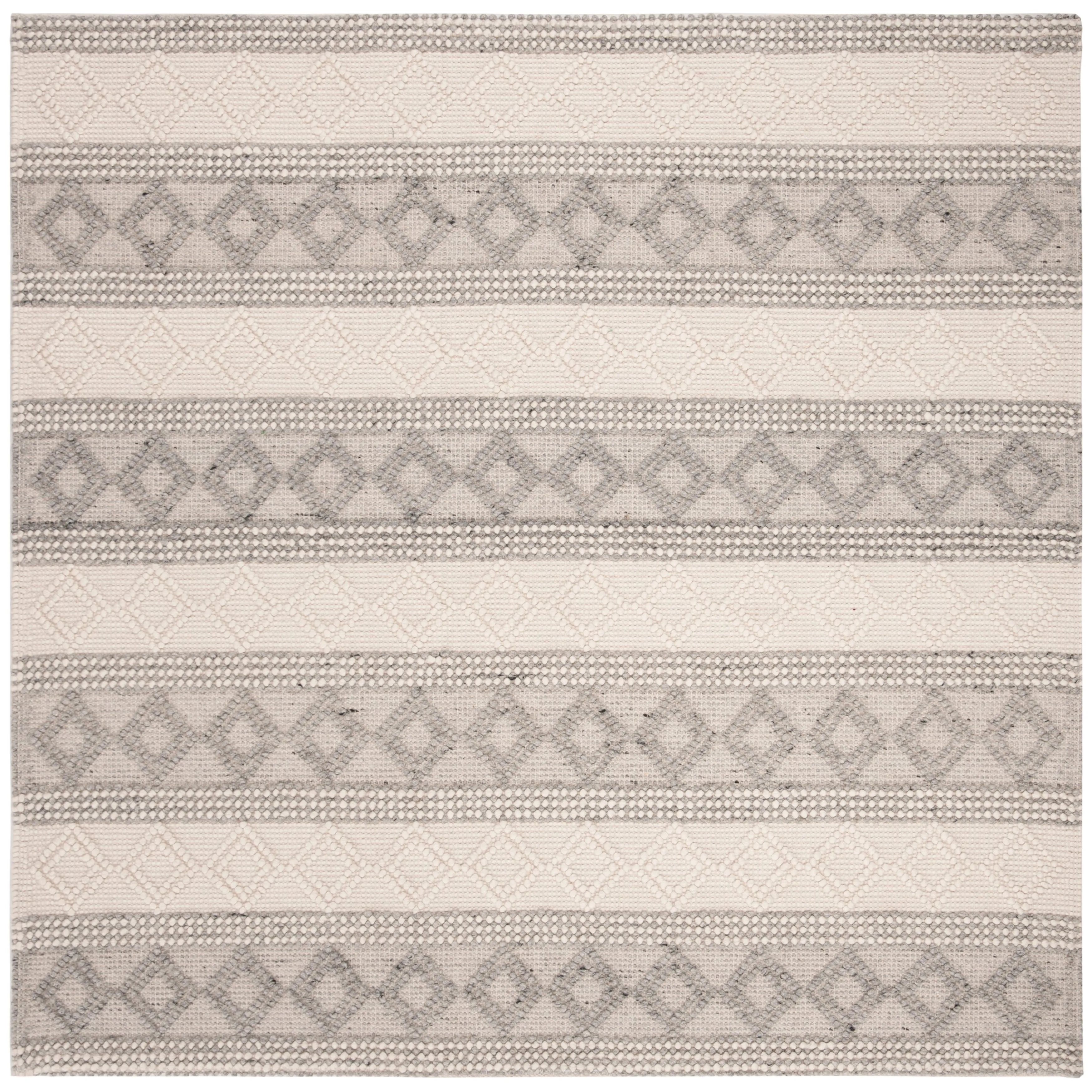 SAFAVIEH Handmade Natura Foka Wool Rug