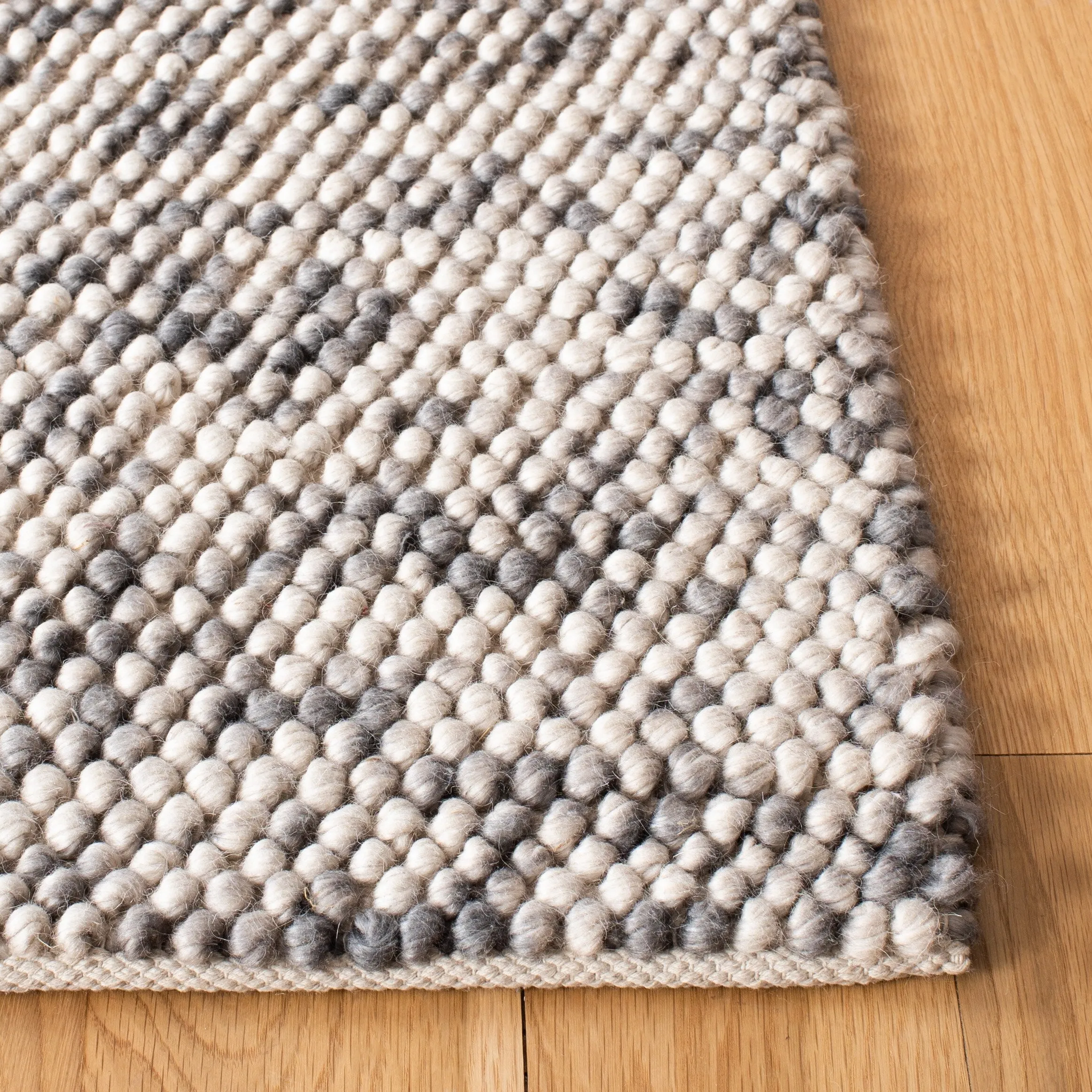 SAFAVIEH Handmade Natura Heliette New Zealand Wool Rug