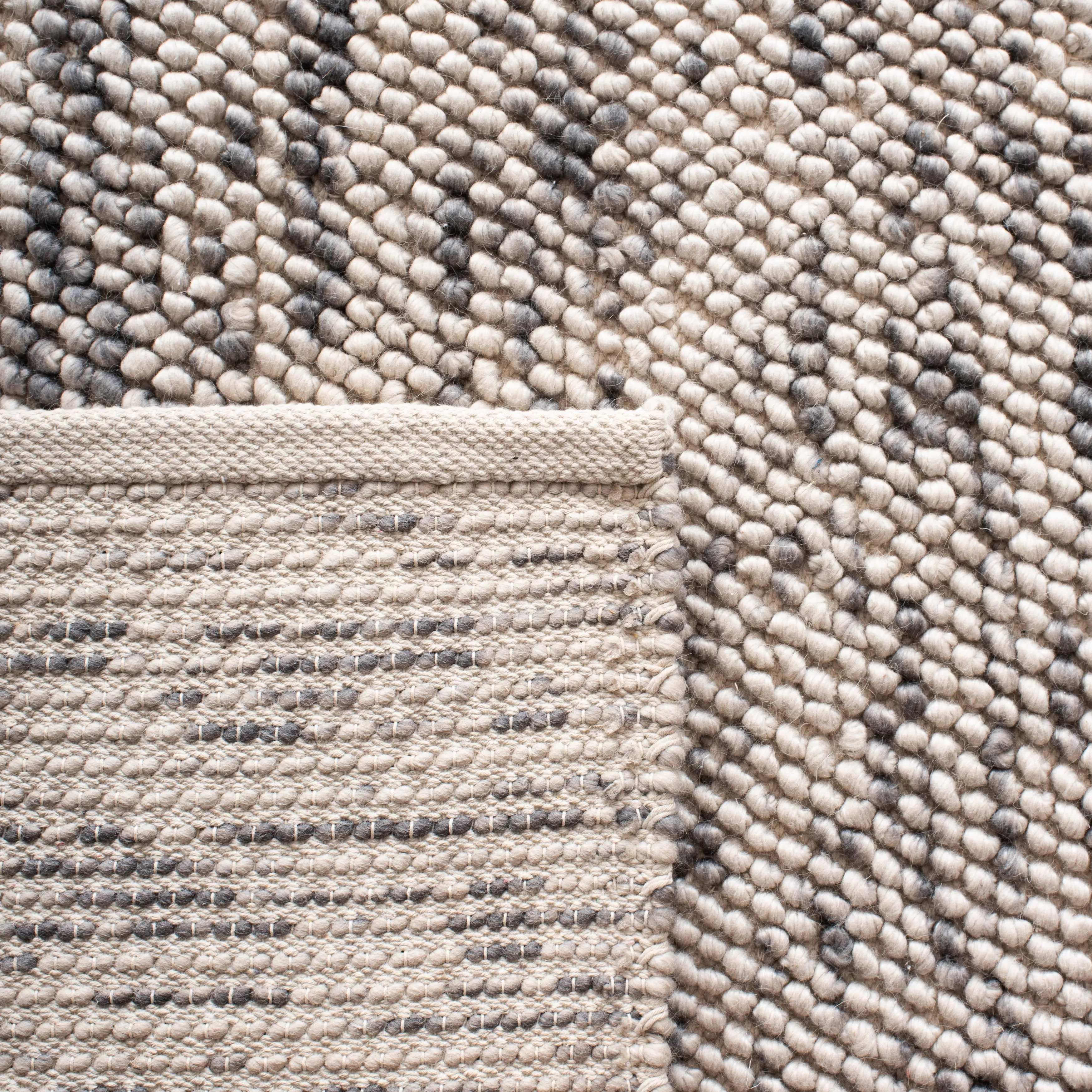 SAFAVIEH Handmade Natura Heliette New Zealand Wool Rug