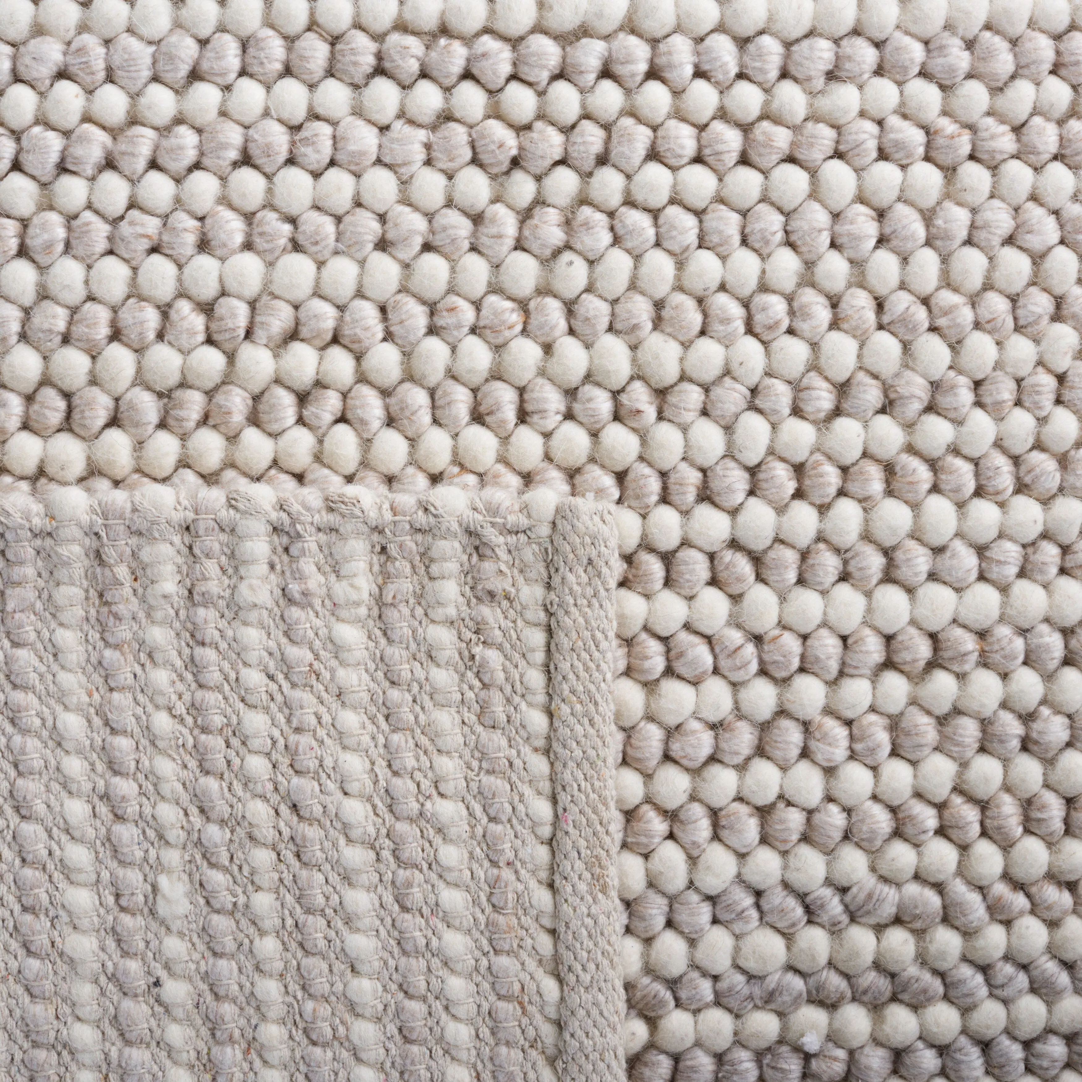 SAFAVIEH Handmade Natura Kinuko Wool Rug