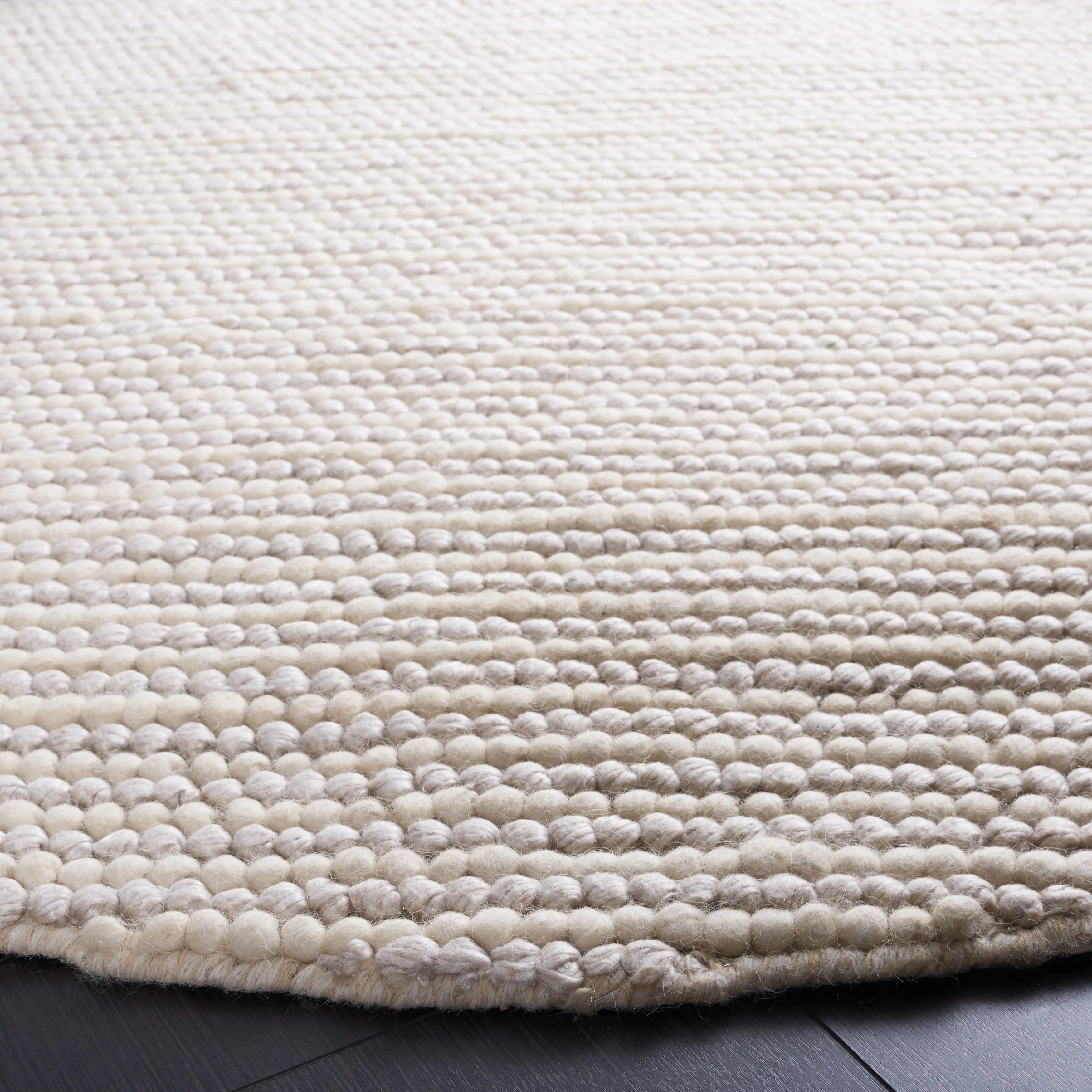 SAFAVIEH Handmade Natura Kinuko Wool Rug