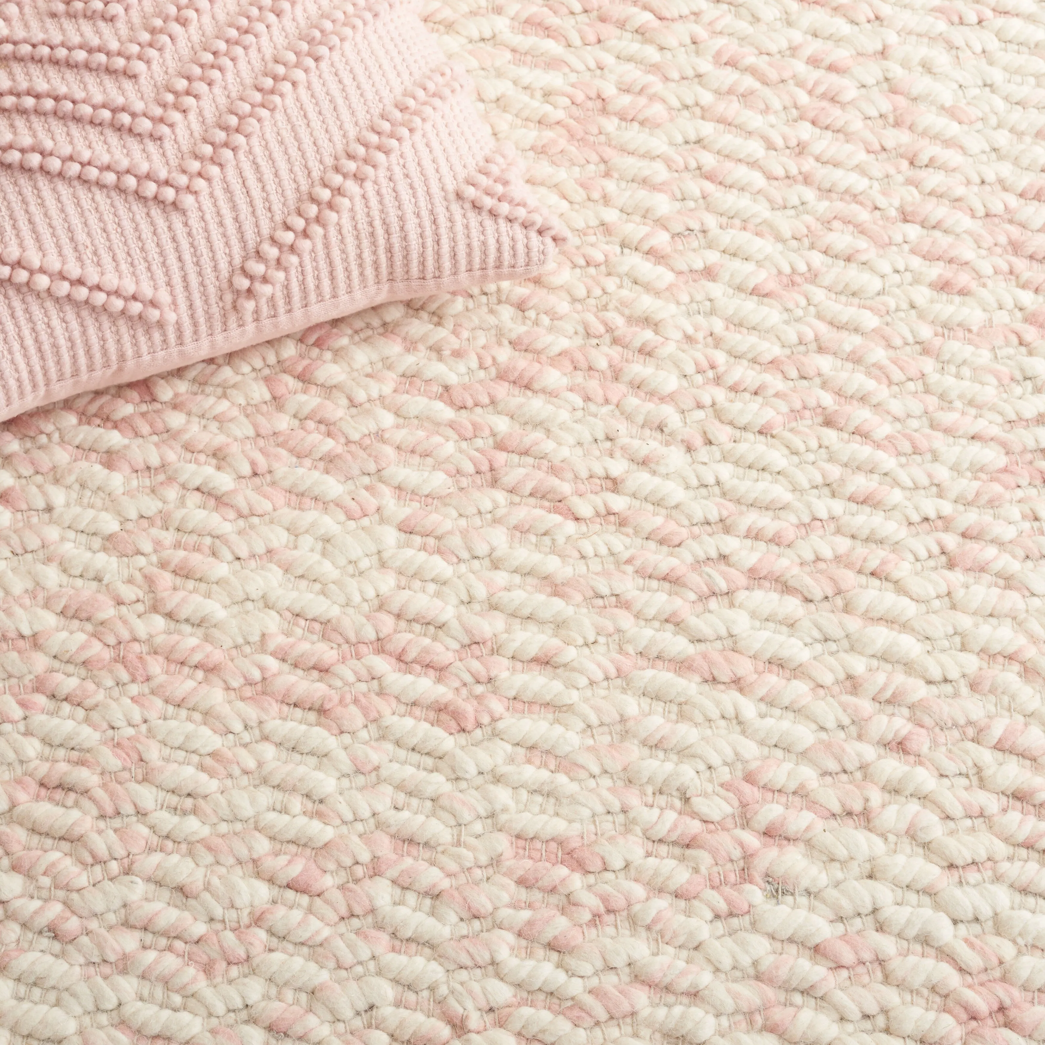 SAFAVIEH Handmade Natura Lorelies Textured Wool Rug