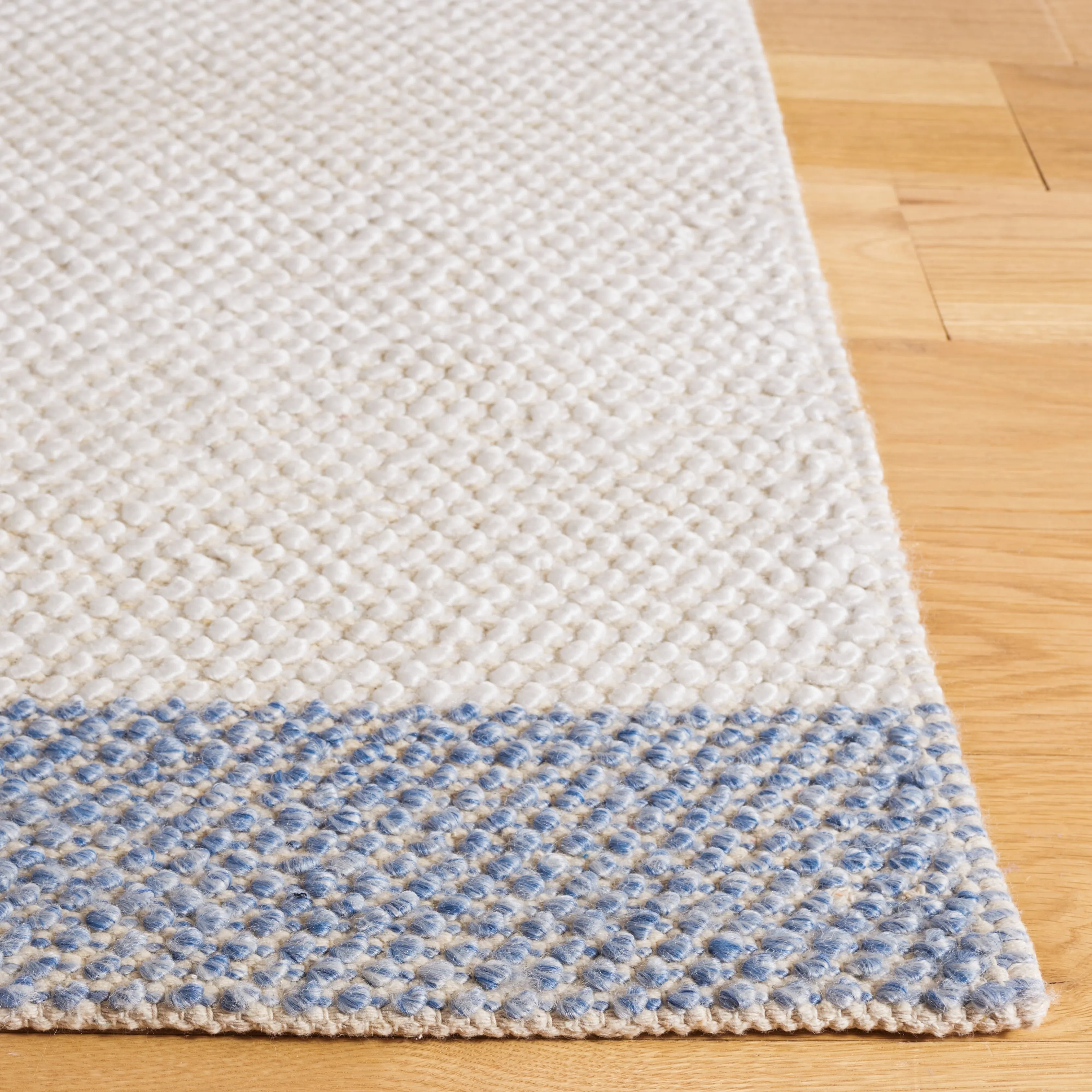 SAFAVIEH Handmade Natura Vroni Transitional Wool Rug