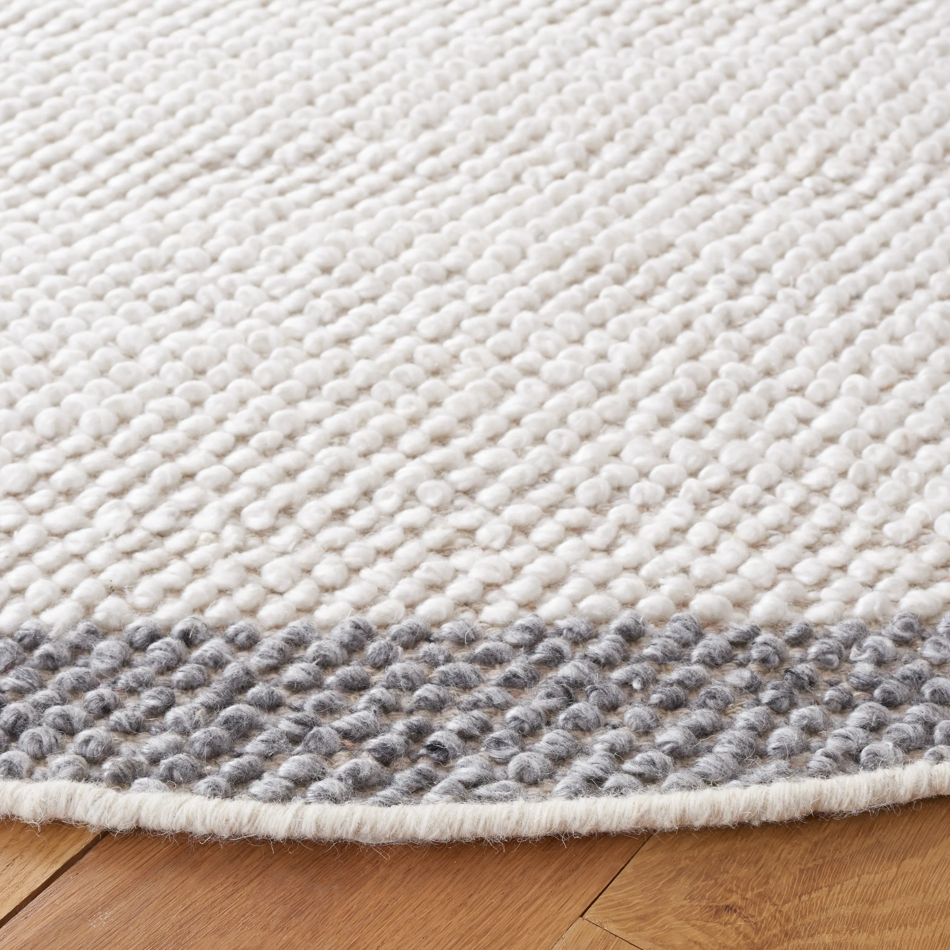 SAFAVIEH Handmade Natura Vroni Transitional Wool Rug