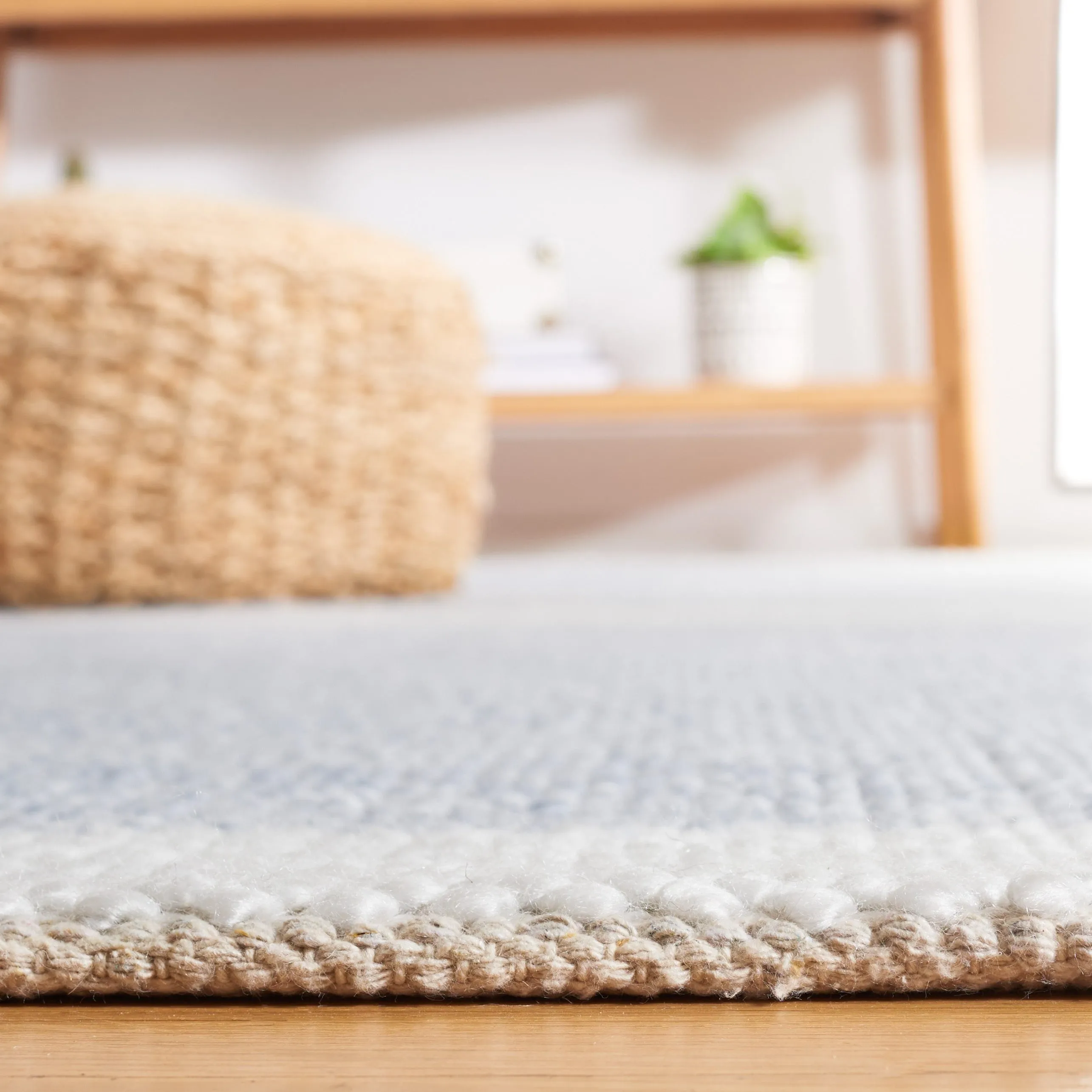 SAFAVIEH Handmade Natura Vroni Transitional Wool Rug