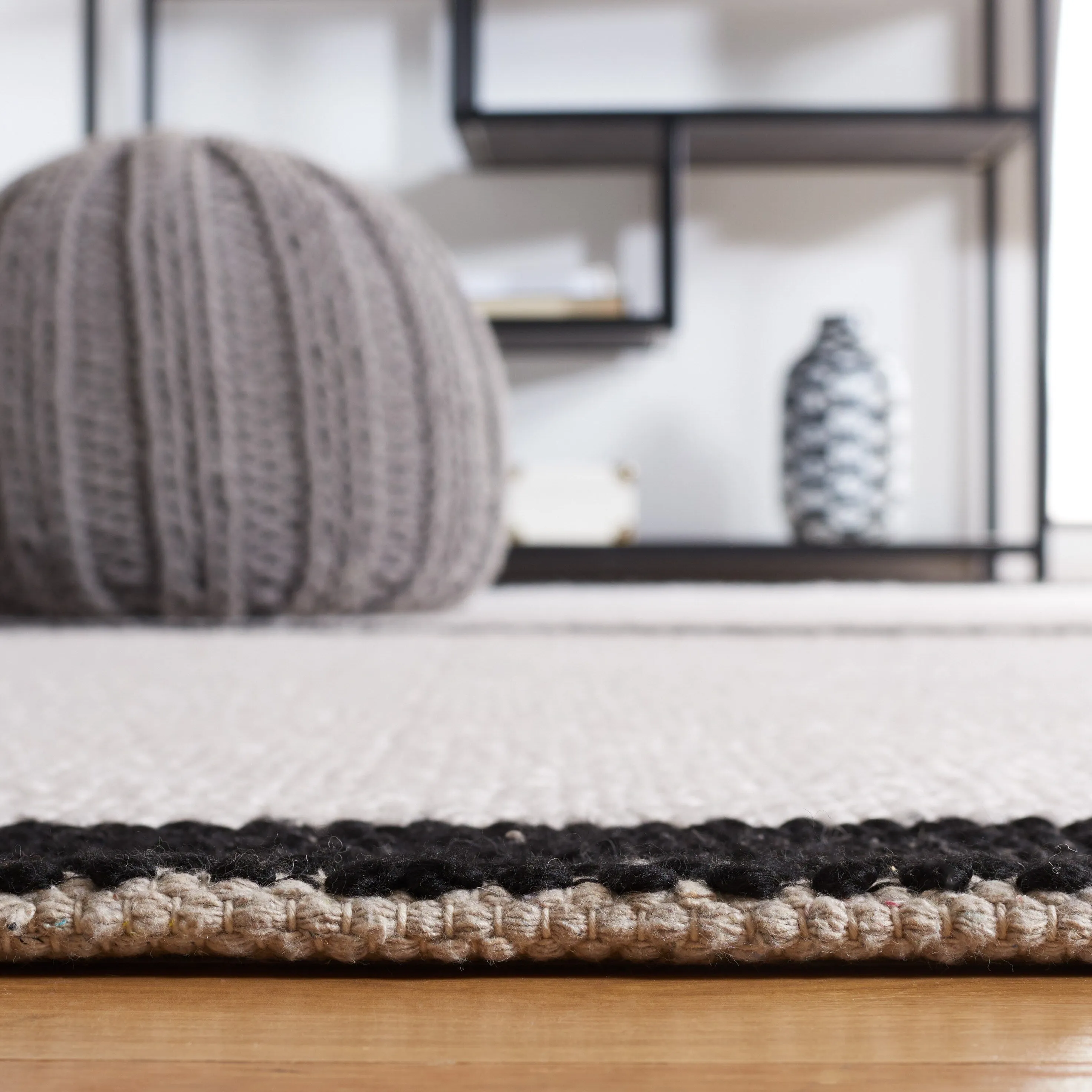 SAFAVIEH Handmade Natura Vroni Transitional Wool Rug