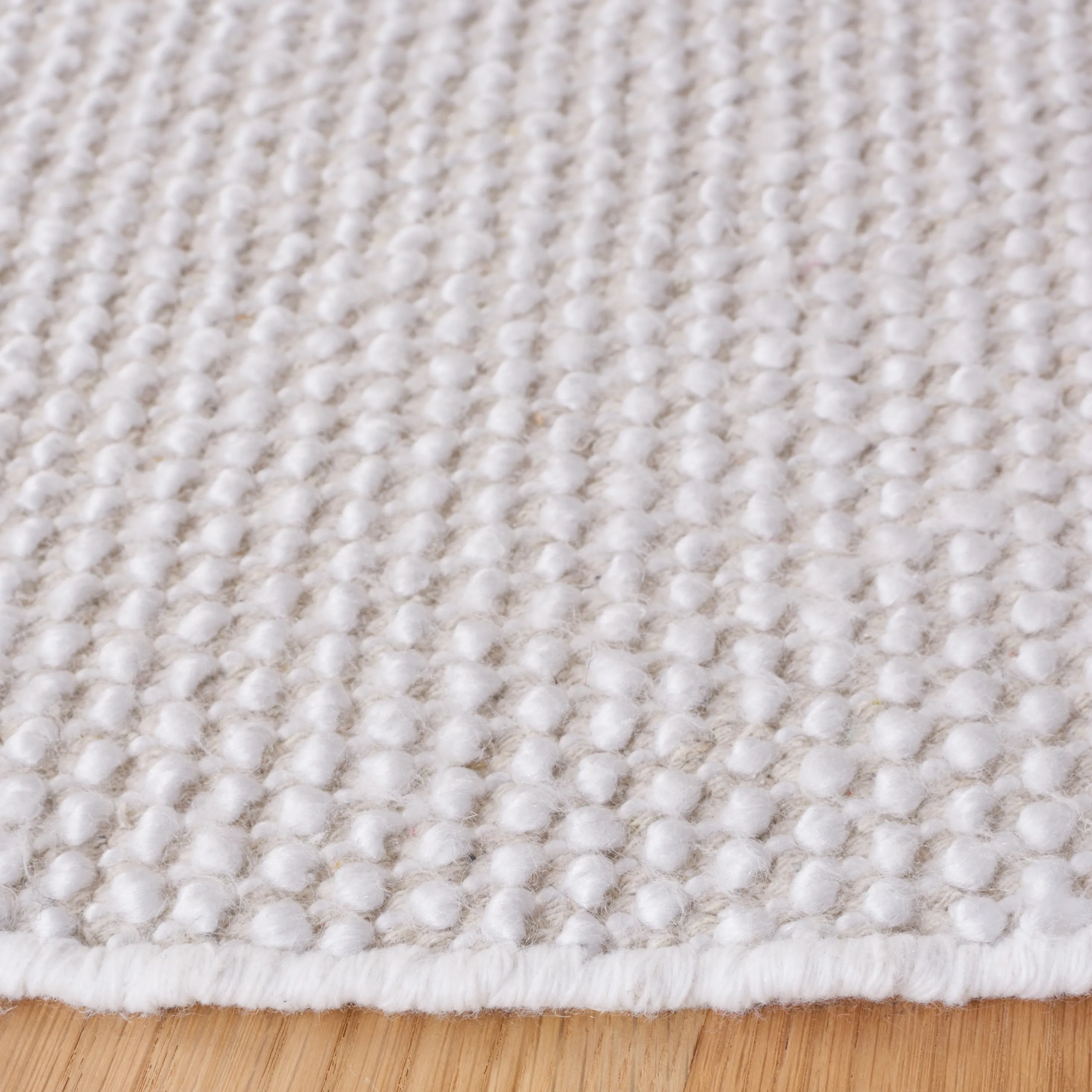 SAFAVIEH Handmade Natura Vroni Transitional Wool Rug