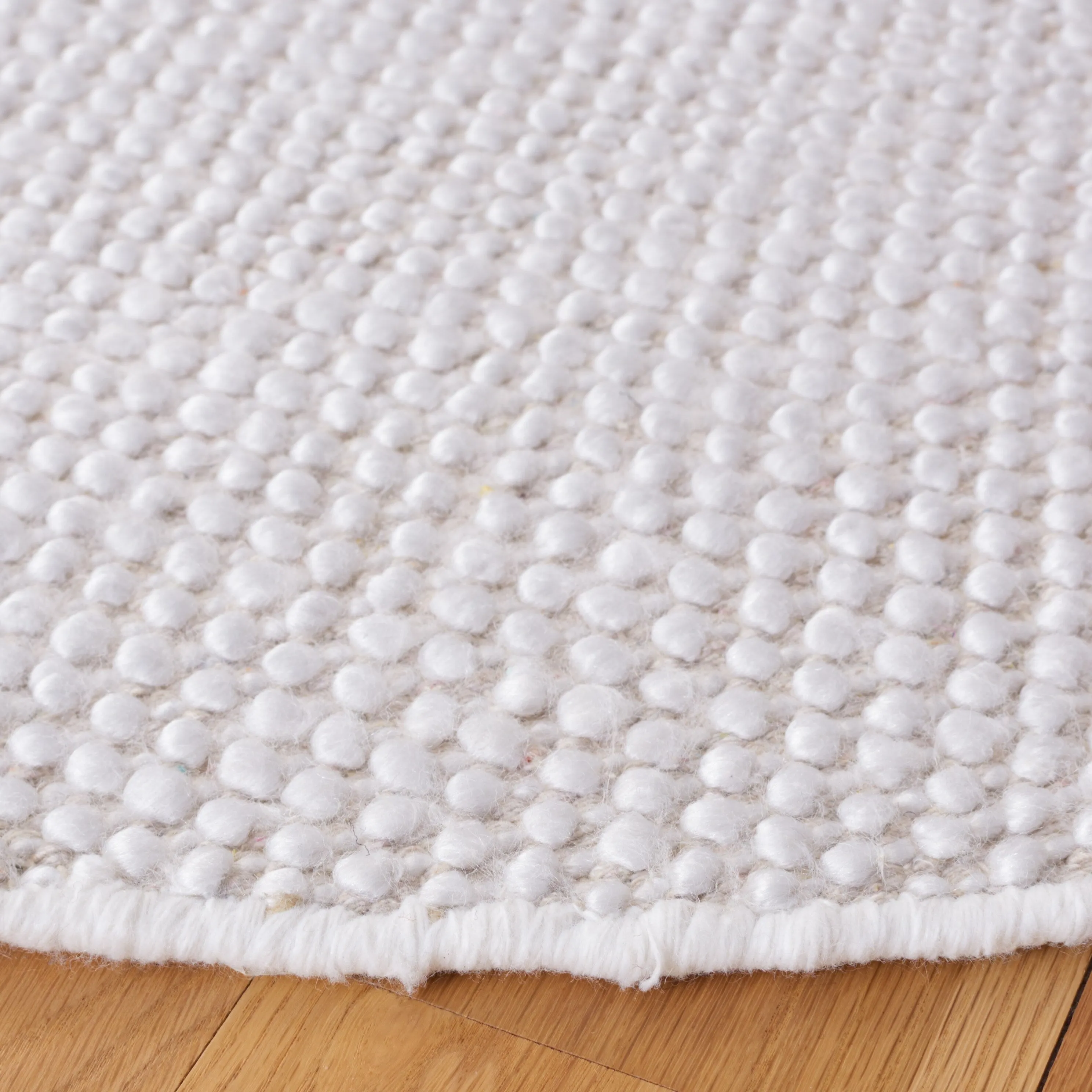 SAFAVIEH Handmade Natura Vroni Transitional Wool Rug