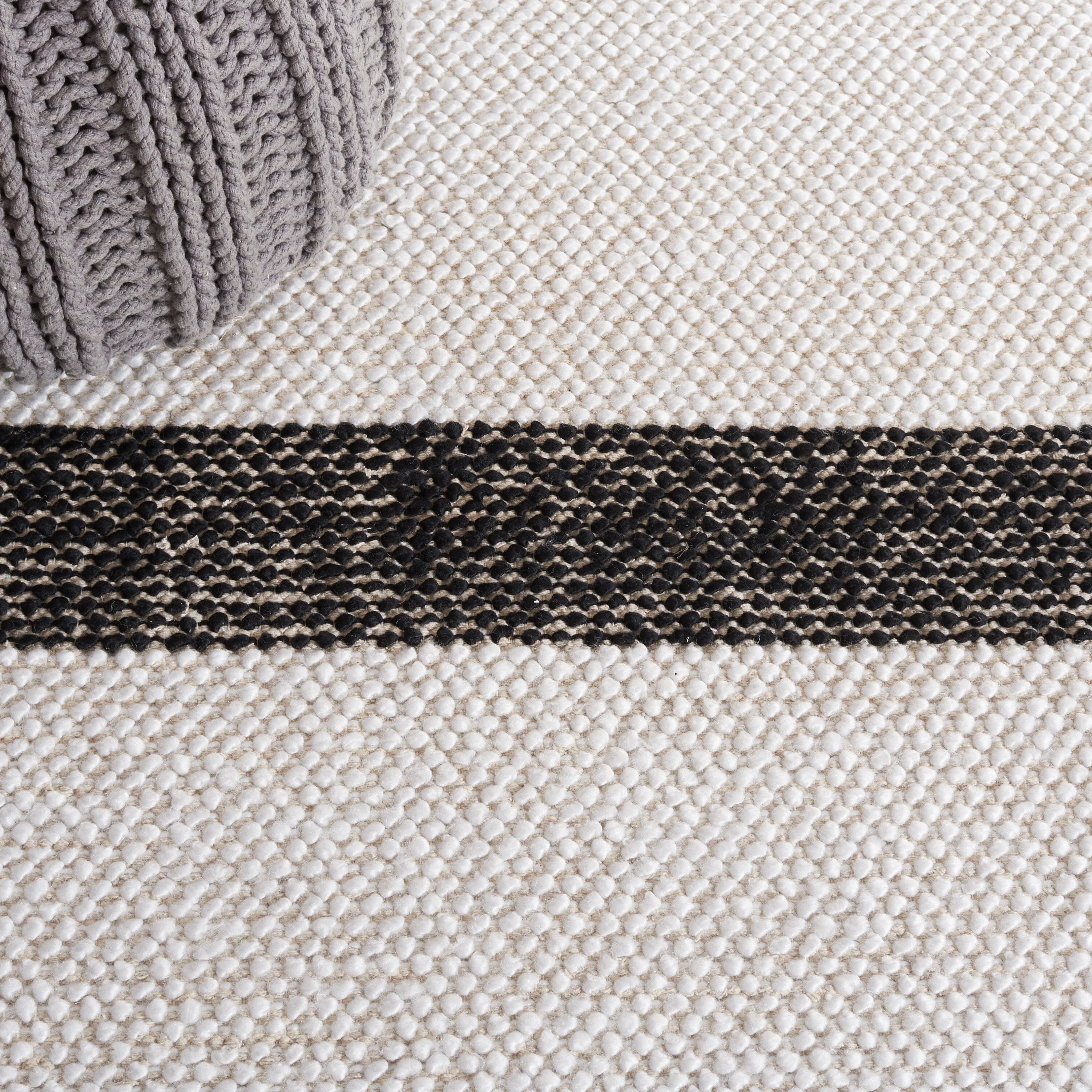 SAFAVIEH Handmade Natura Vroni Transitional Wool Rug