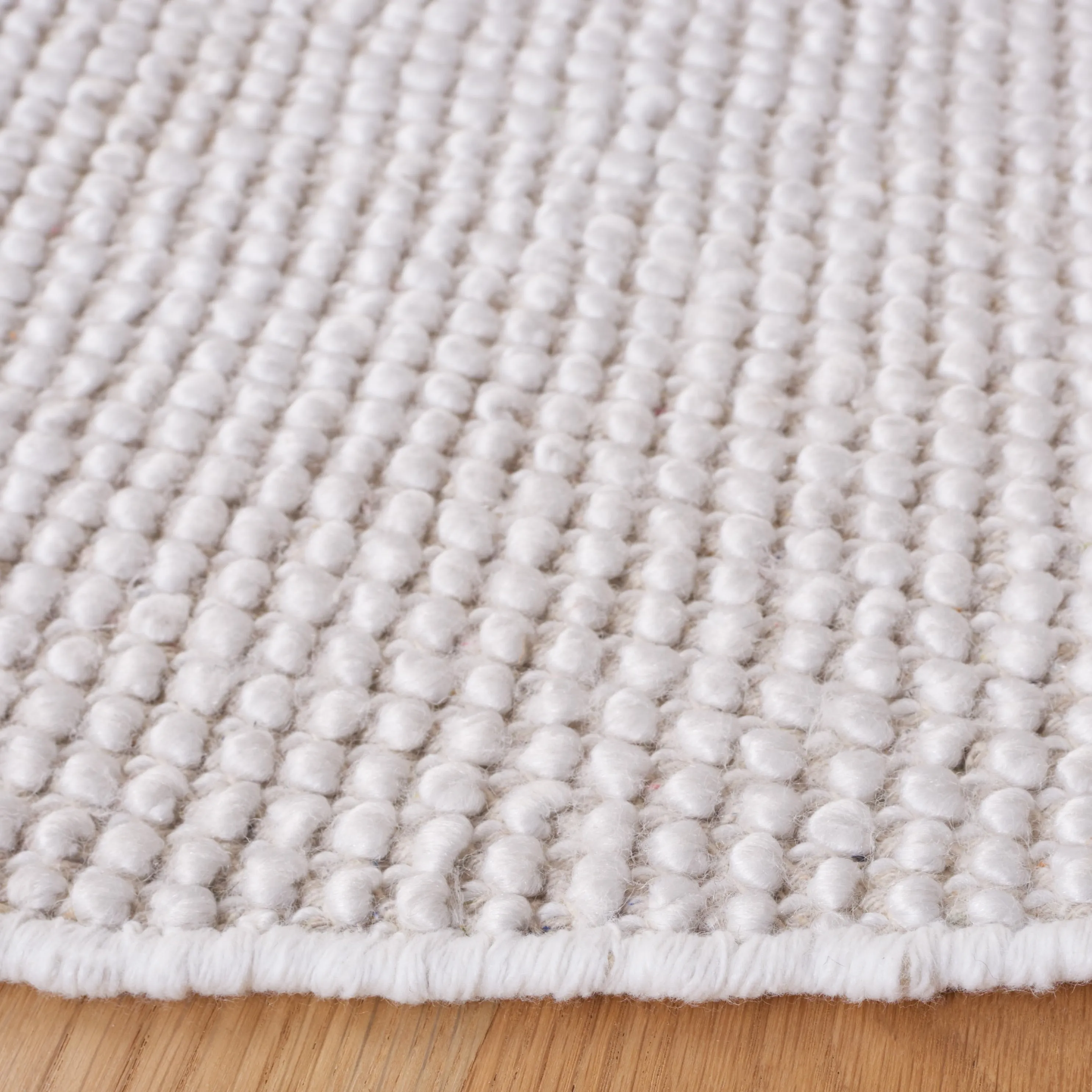 SAFAVIEH Handmade Natura Vroni Transitional Wool Rug