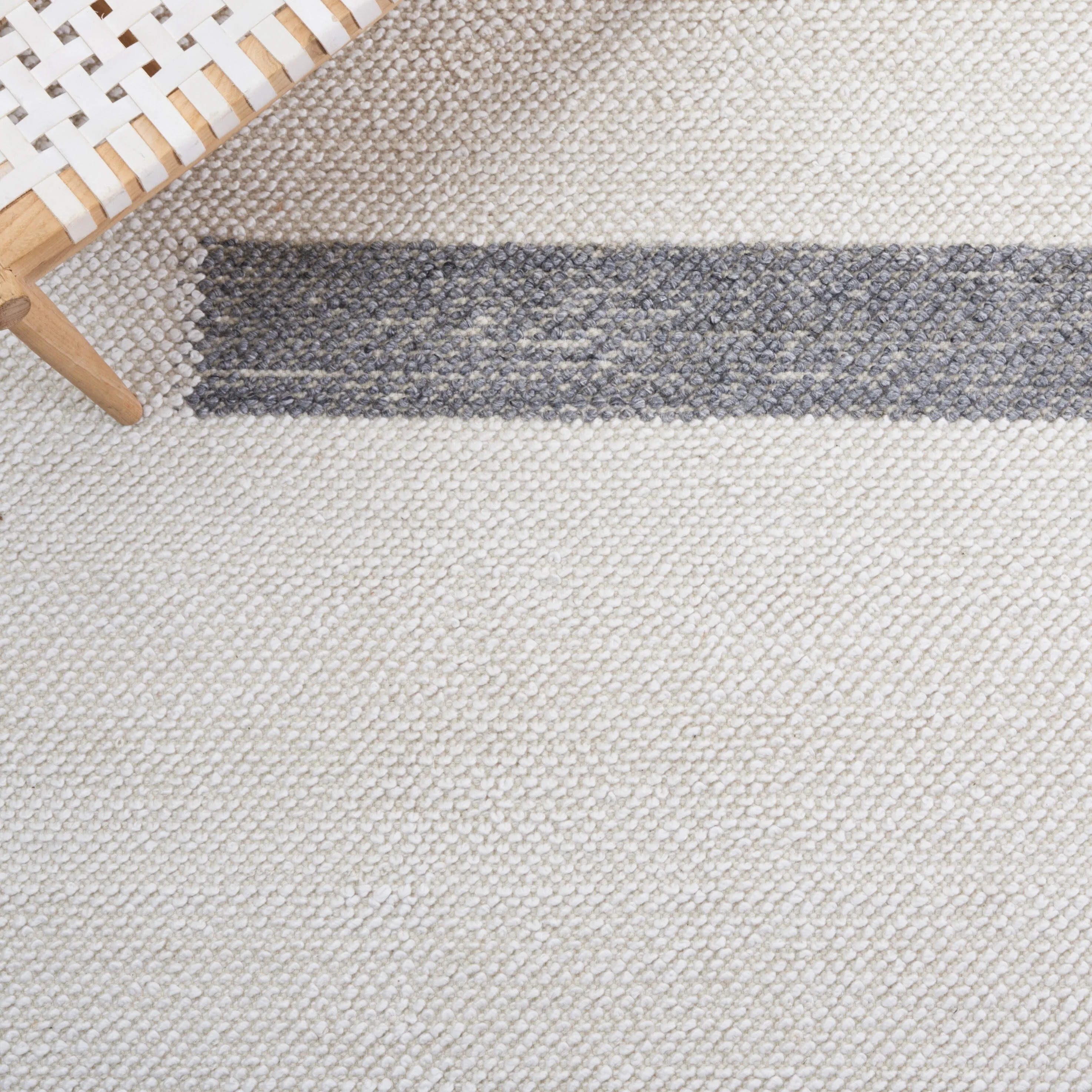 SAFAVIEH Handmade Natura Vroni Transitional Wool Rug