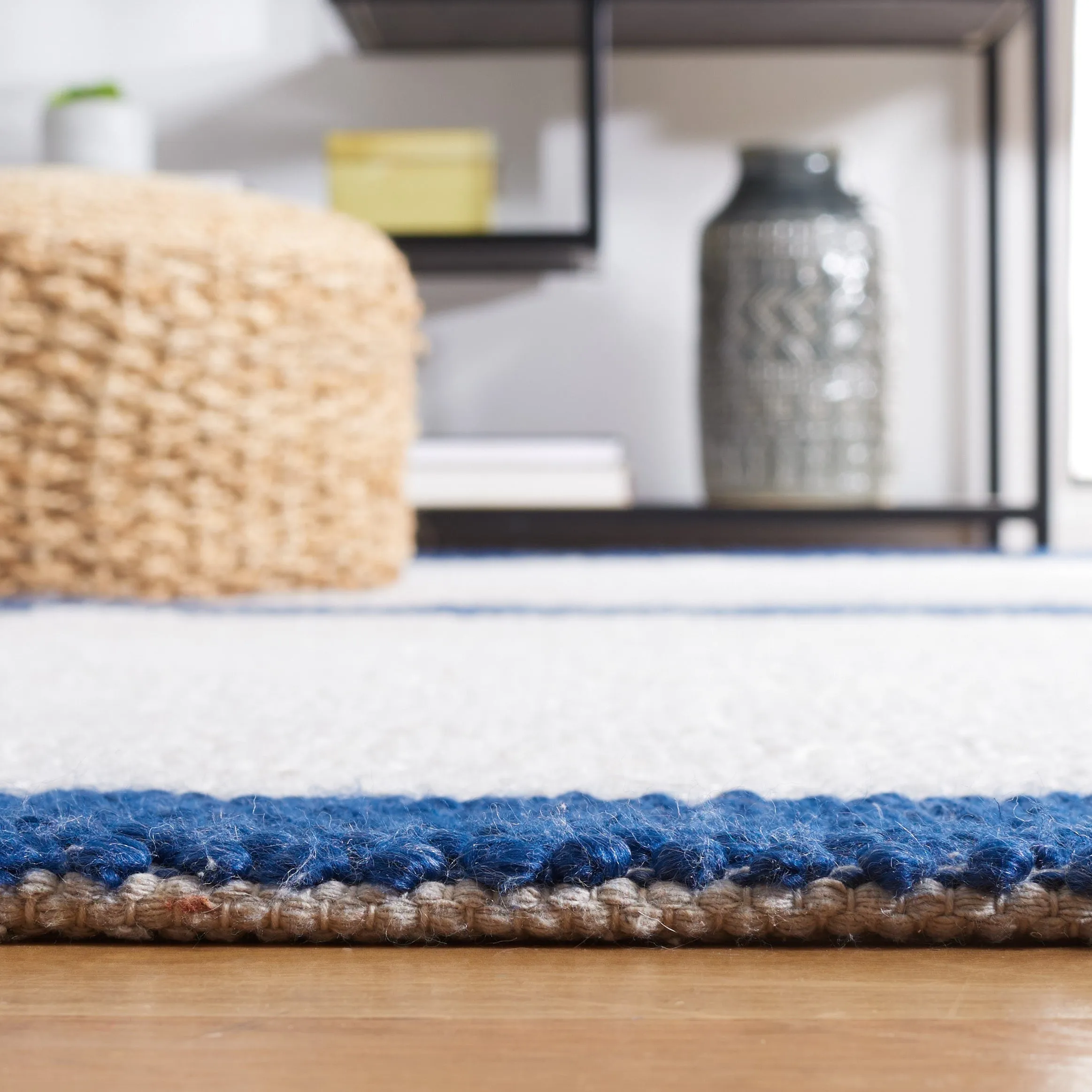 SAFAVIEH Handmade Natura Vroni Transitional Wool Rug