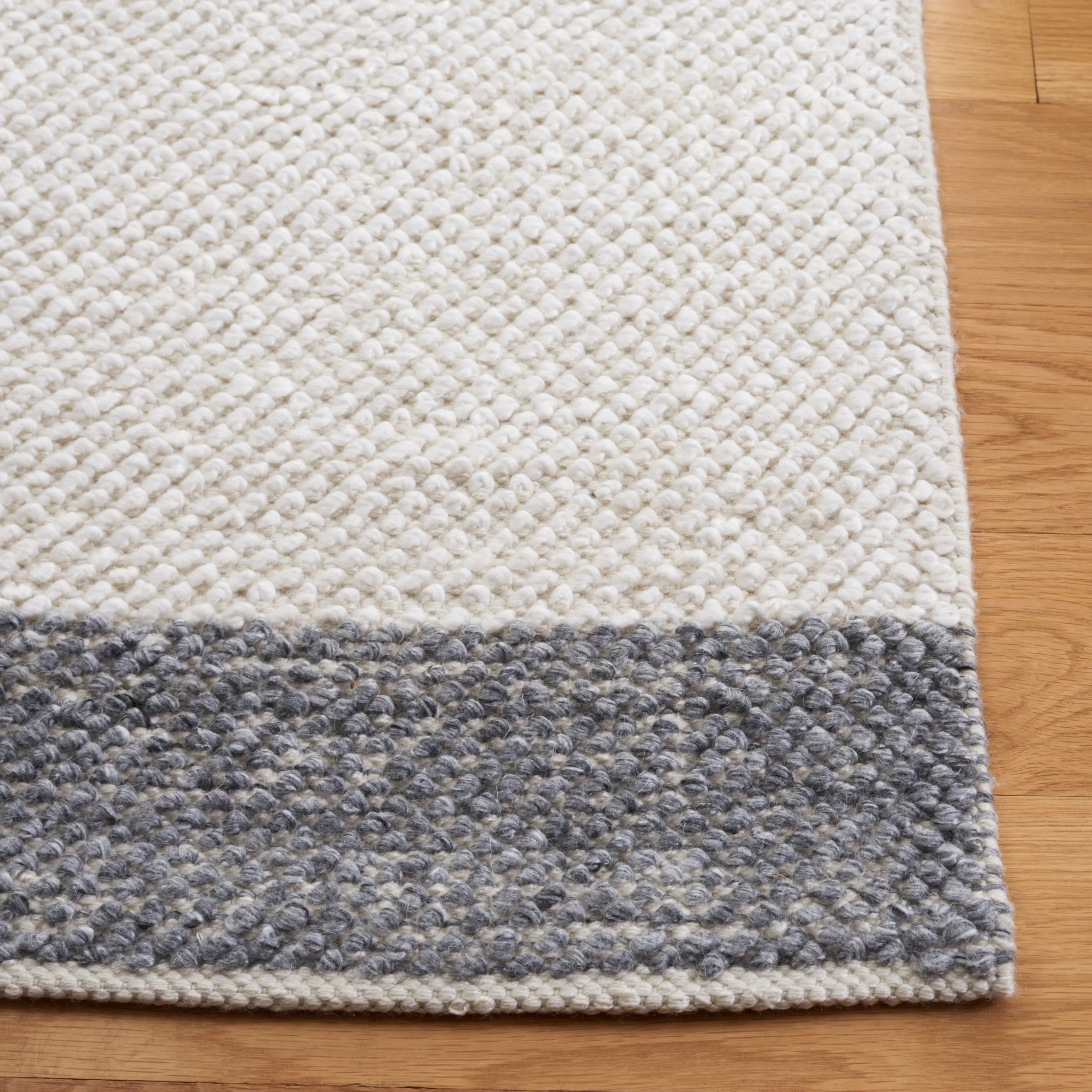 SAFAVIEH Handmade Natura Vroni Transitional Wool Rug