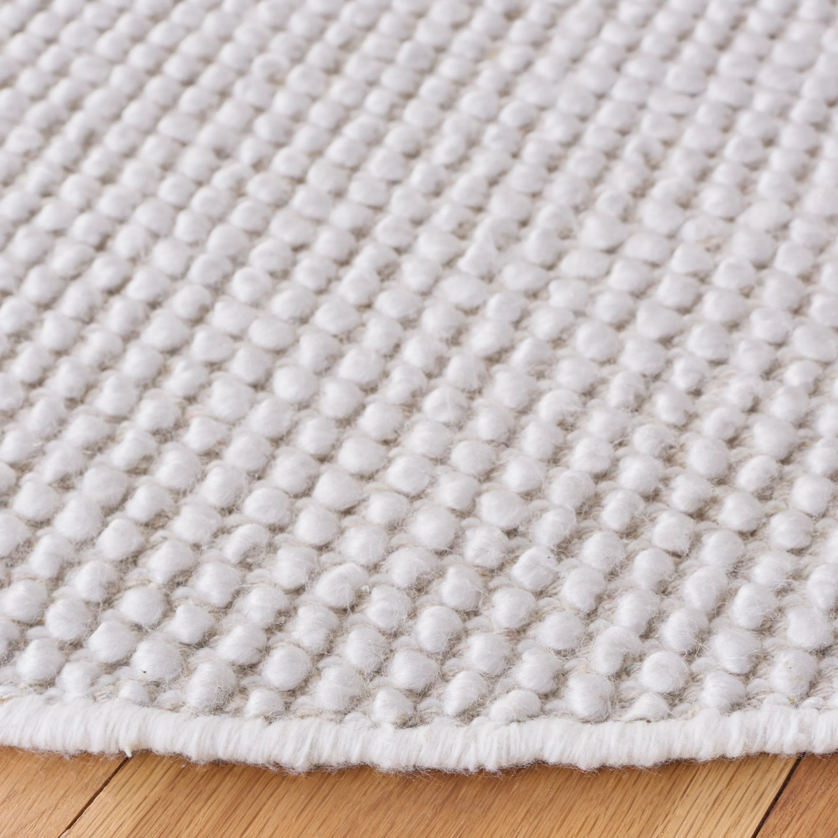 SAFAVIEH Handmade Natura Vroni Transitional Wool Rug